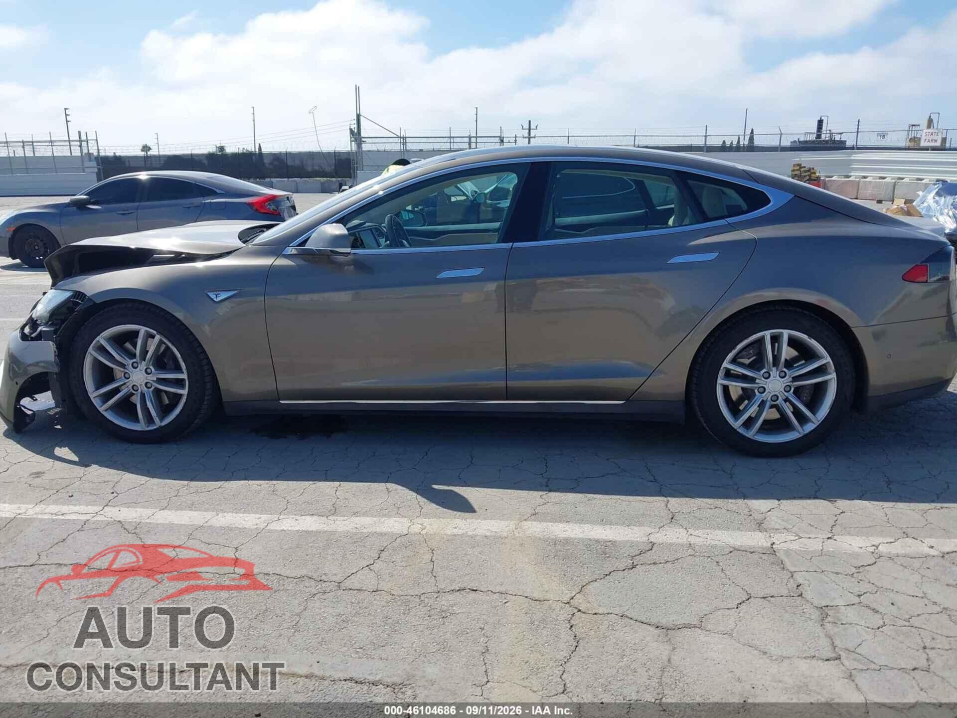 TESLA MODEL S 2015 - 5YJSA1H2XFF098756