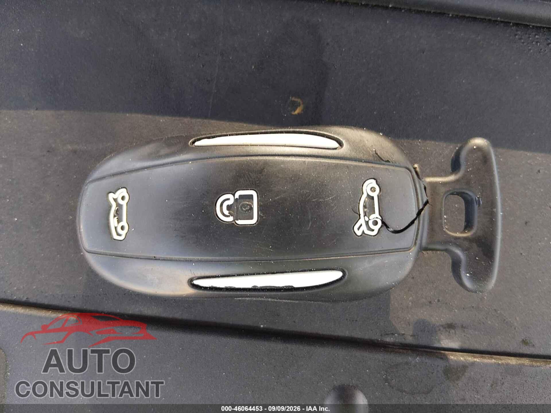 TESLA MODEL X 2018 - 5YJXCBE21JF120100