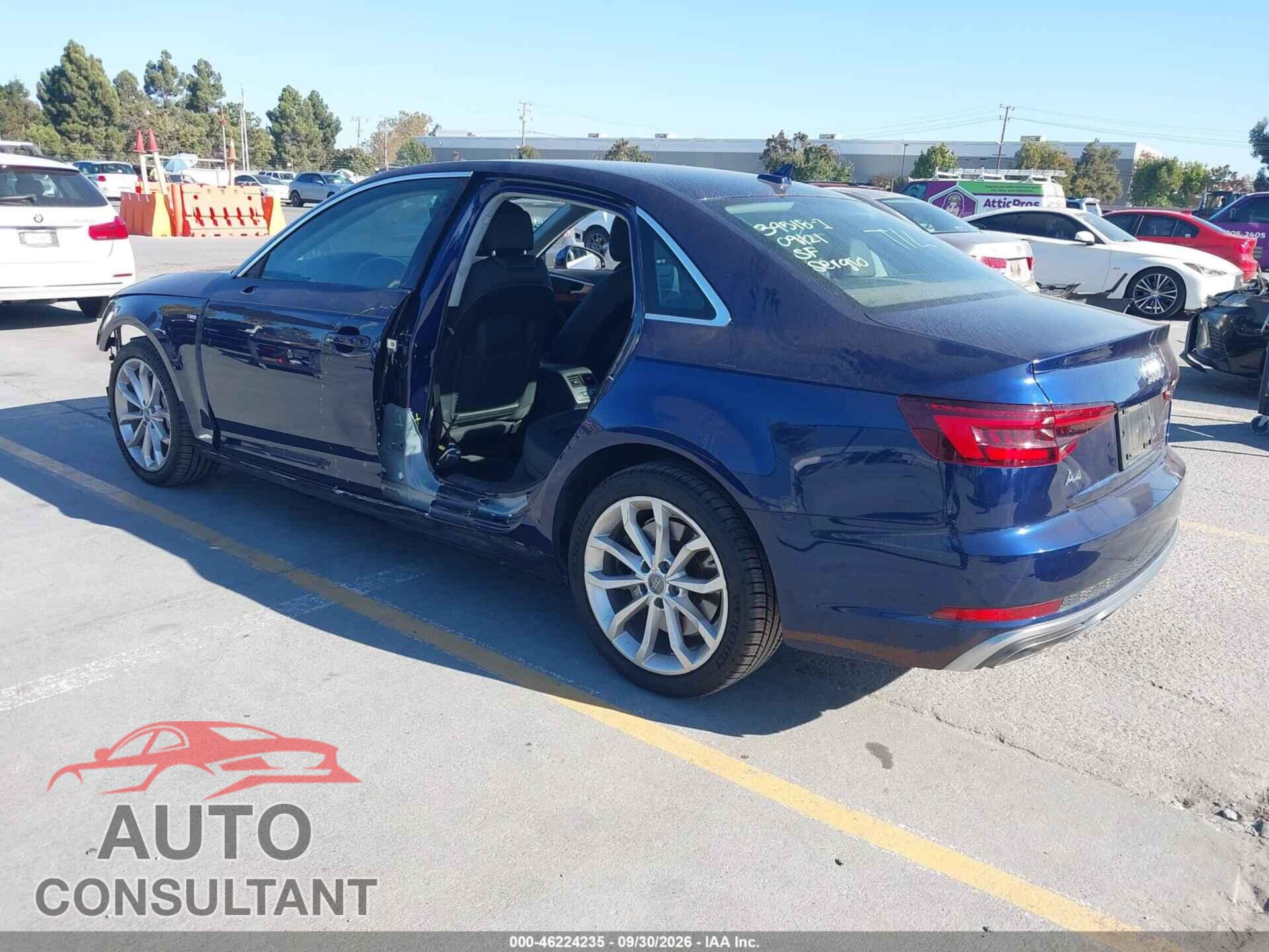 AUDI A4 2019 - WAUDNAF41KA113596