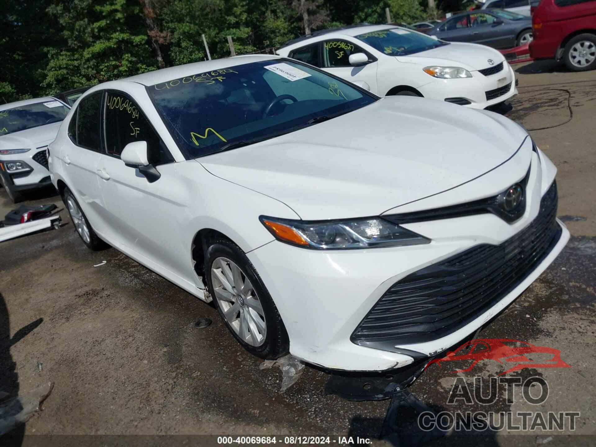 TOYOTA CAMRY 2018 - 4T1B11HK3JU089537