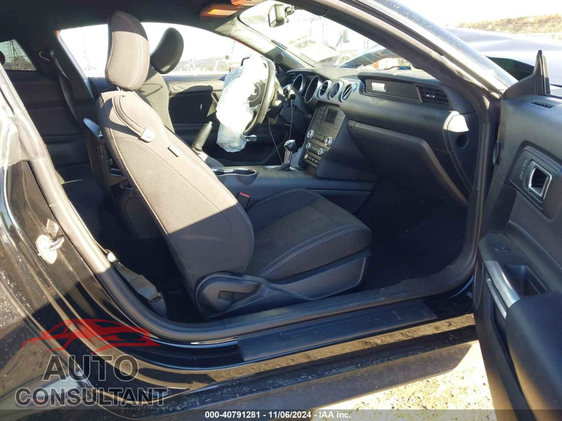 FORD MUSTANG 2019 - 1FA6P8THXK5118929