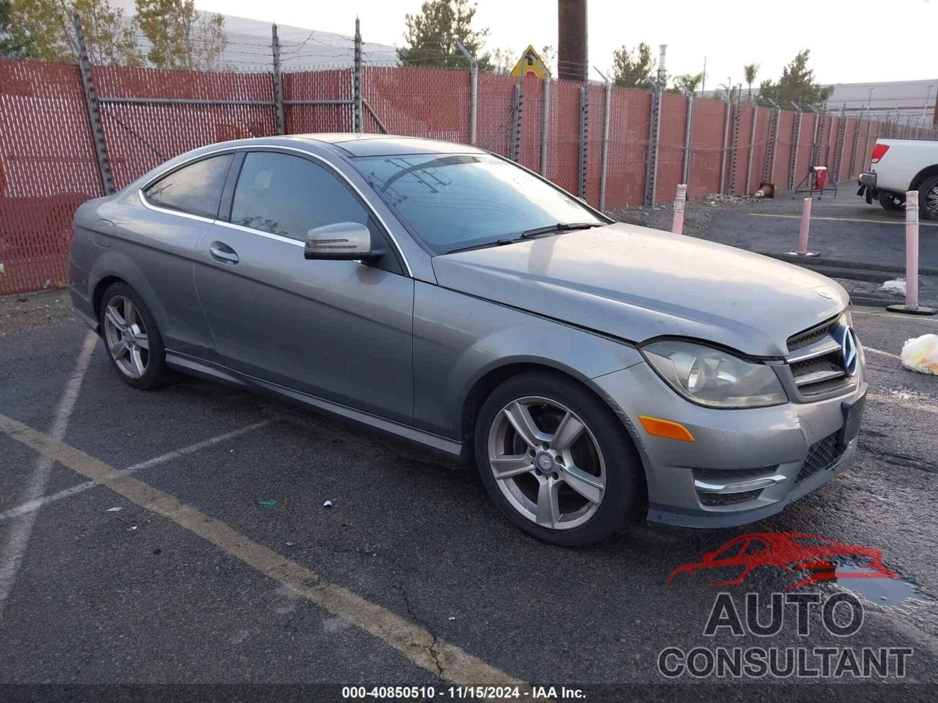 MERCEDES-BENZ C 250 2015 - WDDGJ4HB0FG371741