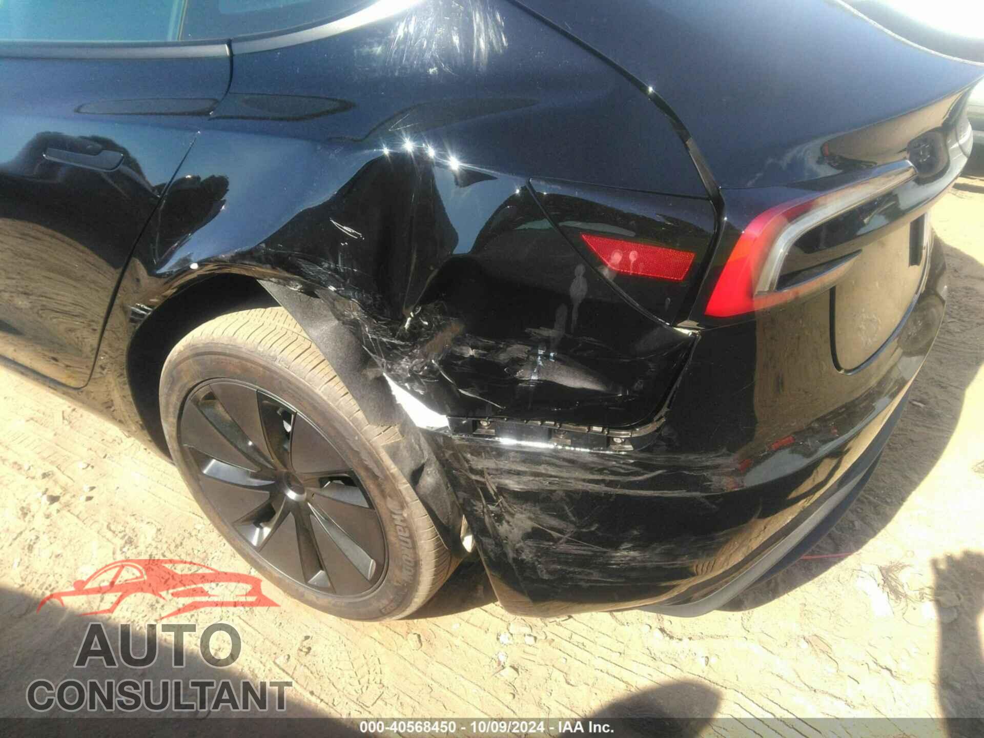TESLA MODEL 3 2024 - 5YJ3E1EB5RF734176