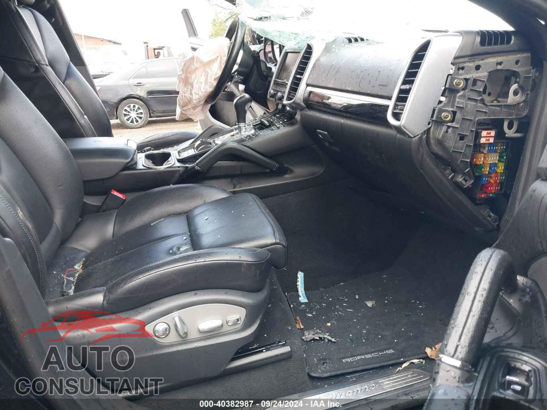 PORSCHE CAYENNE 2016 - WP1AA2A24GLA10146