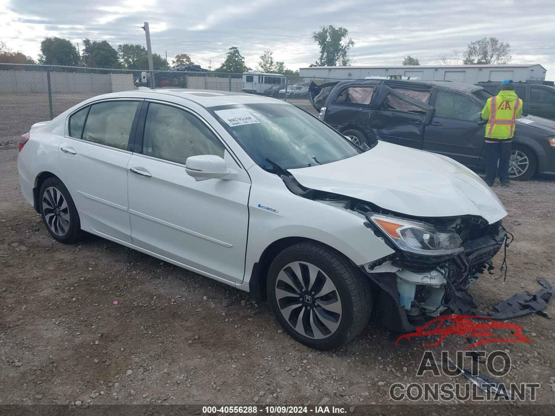 HONDA ACCORD 2017 - JHMCR6F51HC012045