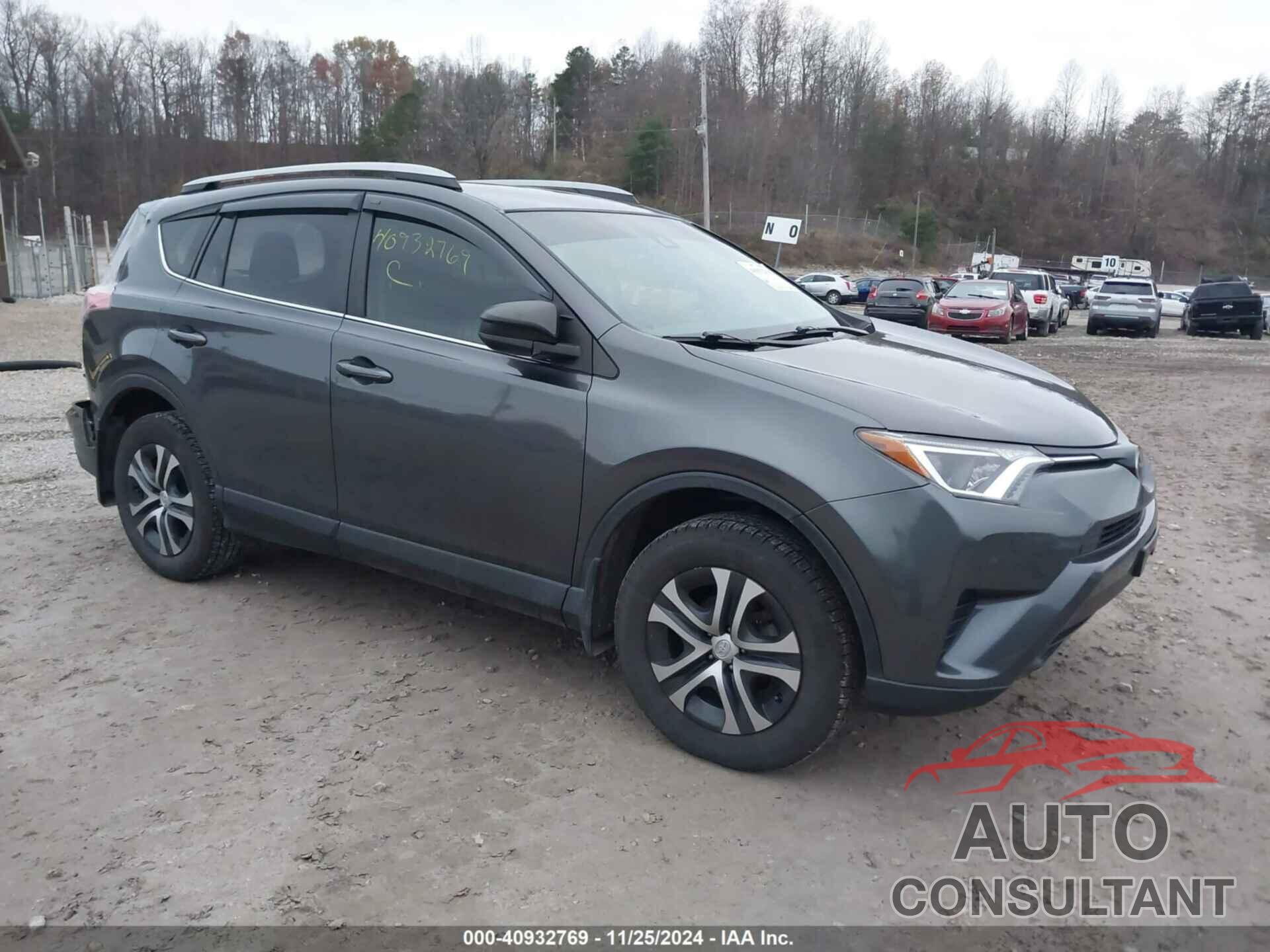 TOYOTA RAV4 2017 - JTMBFREV3HJ145121