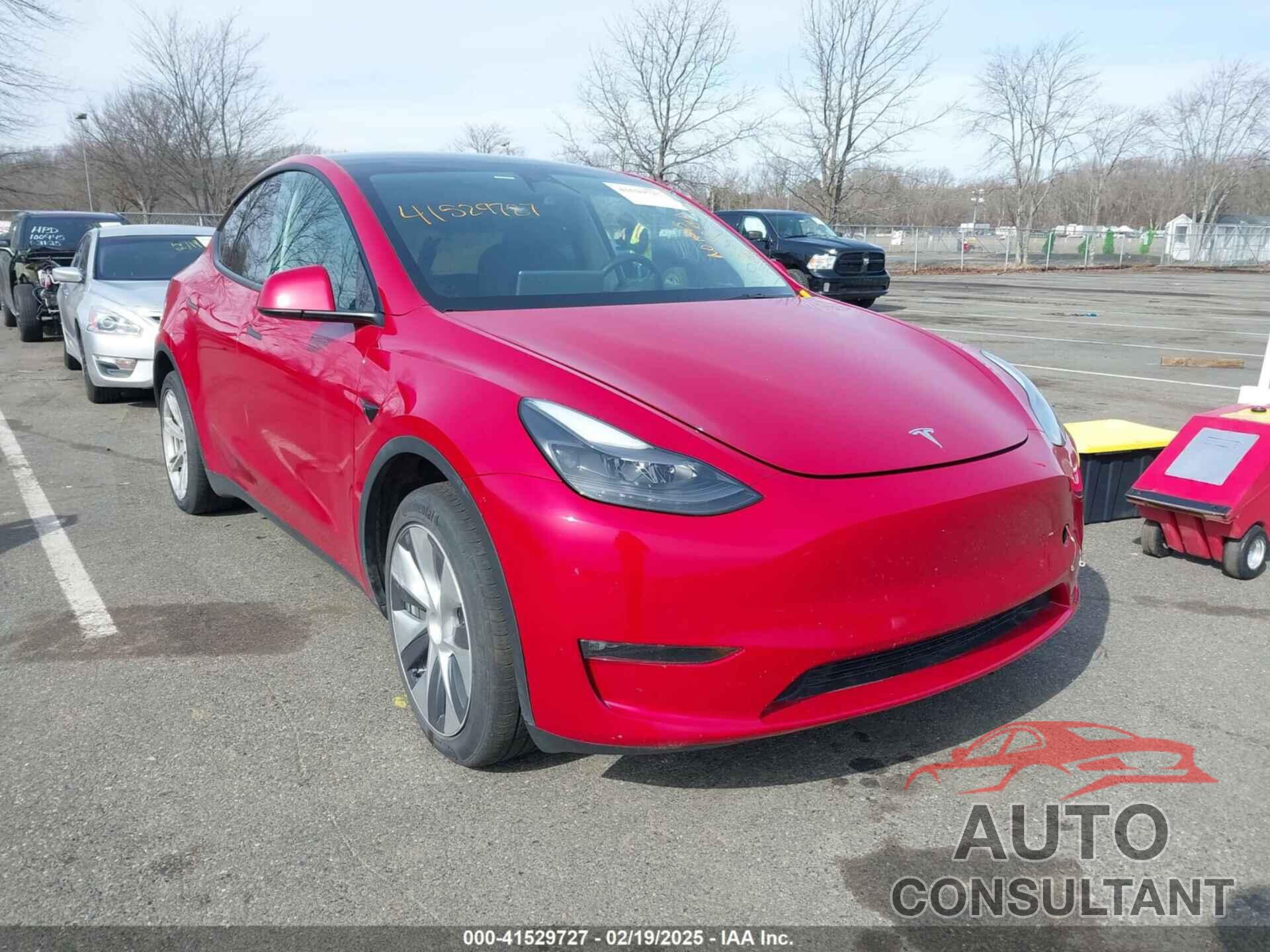 TESLA MODEL Y 2023 - 7SAYGAEE1PF745038