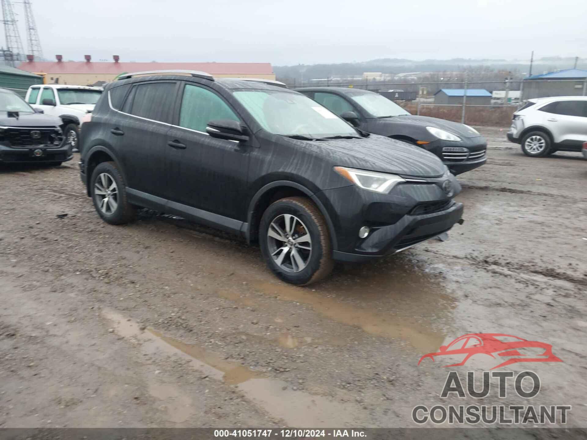 TOYOTA RAV4 2018 - 2T3RFREV7JW711853