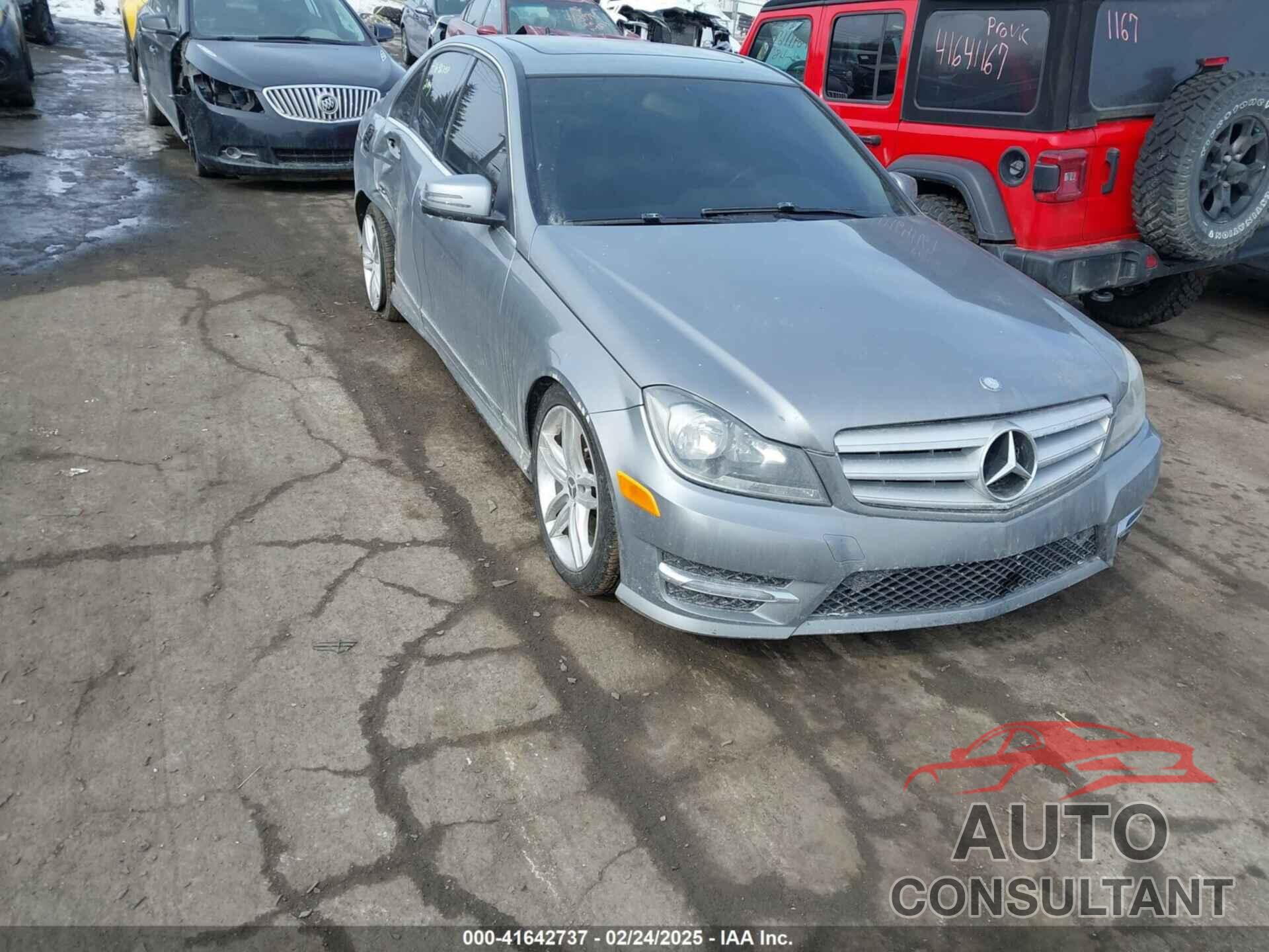 MERCEDES-BENZ C 300 2013 - WDDGF8AB0DR288170