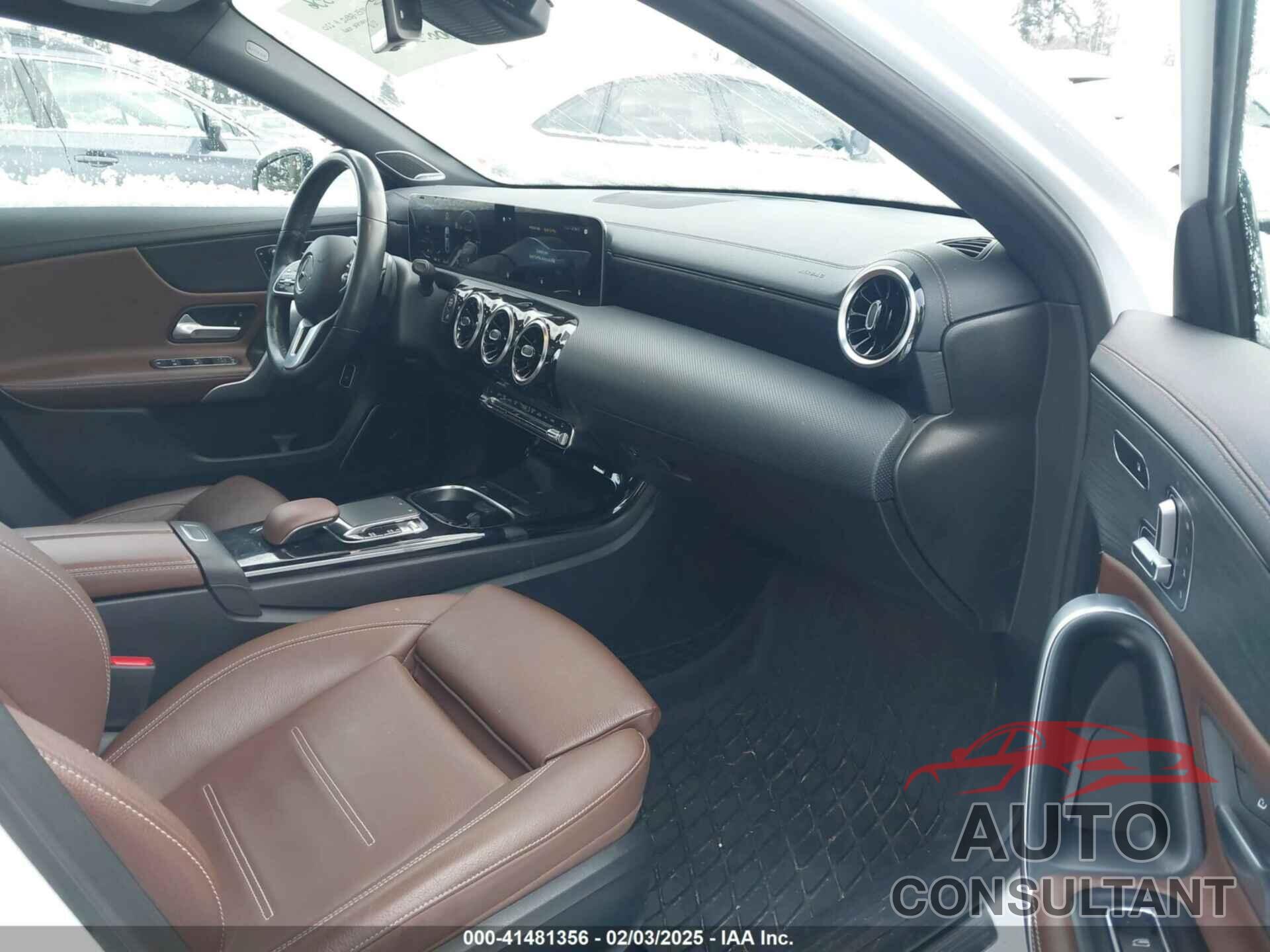 MERCEDES-BENZ A 220 2019 - WDD3G4FB6KW021692