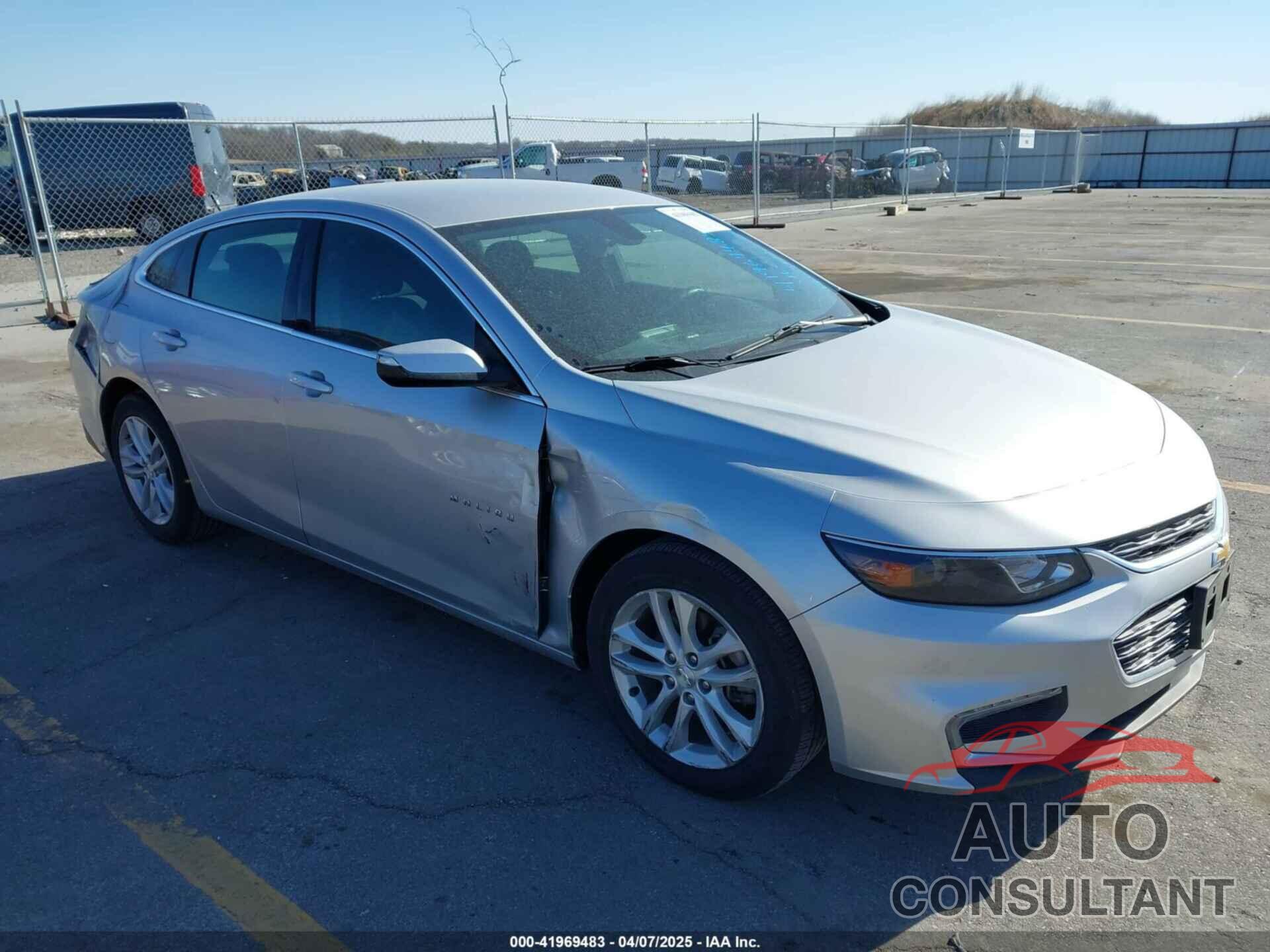 CHEVROLET MALIBU 2018 - 1G1ZD5ST3JF270251