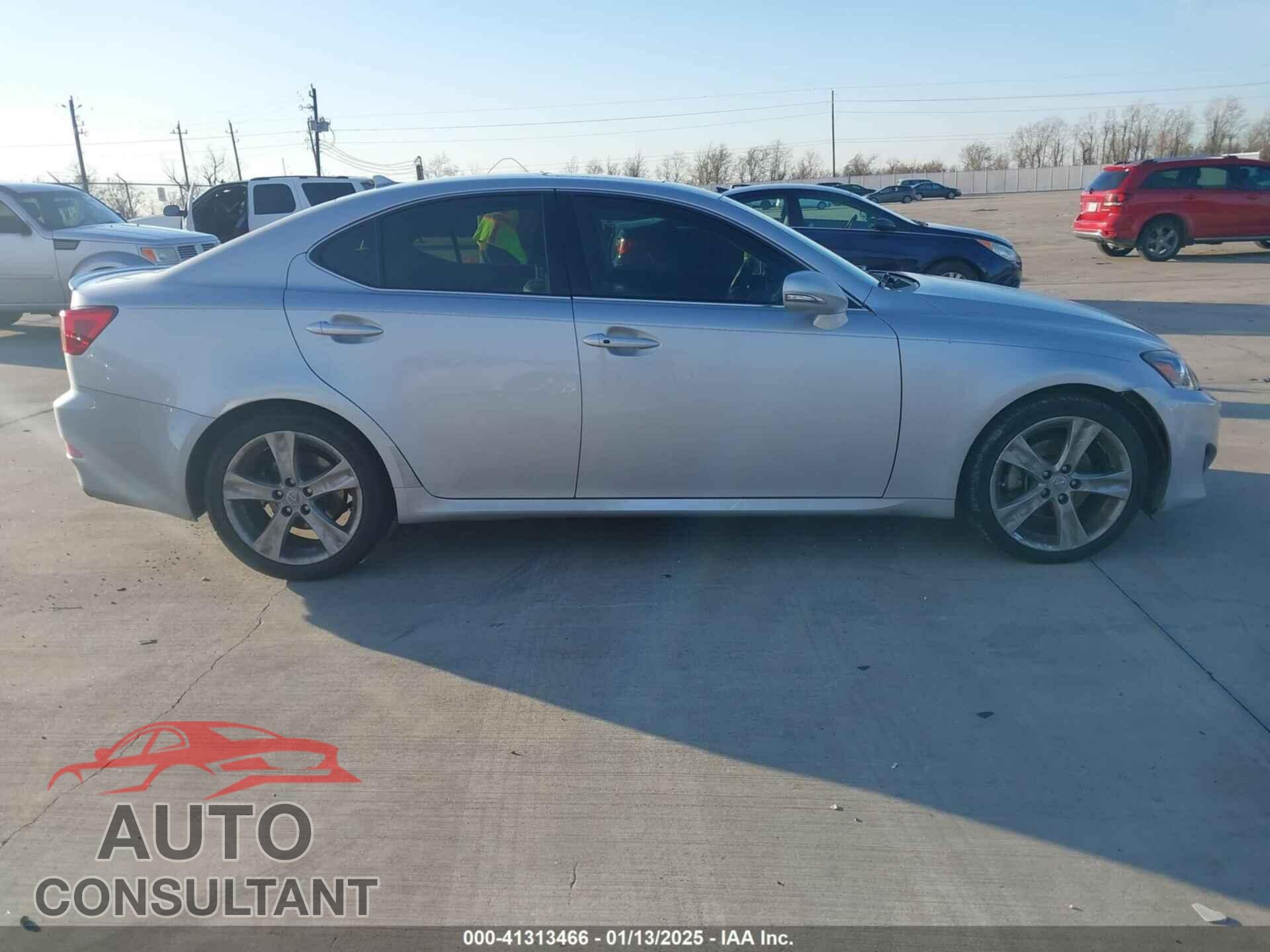 LEXUS IS 2011 - JTHBF5C20B5151426