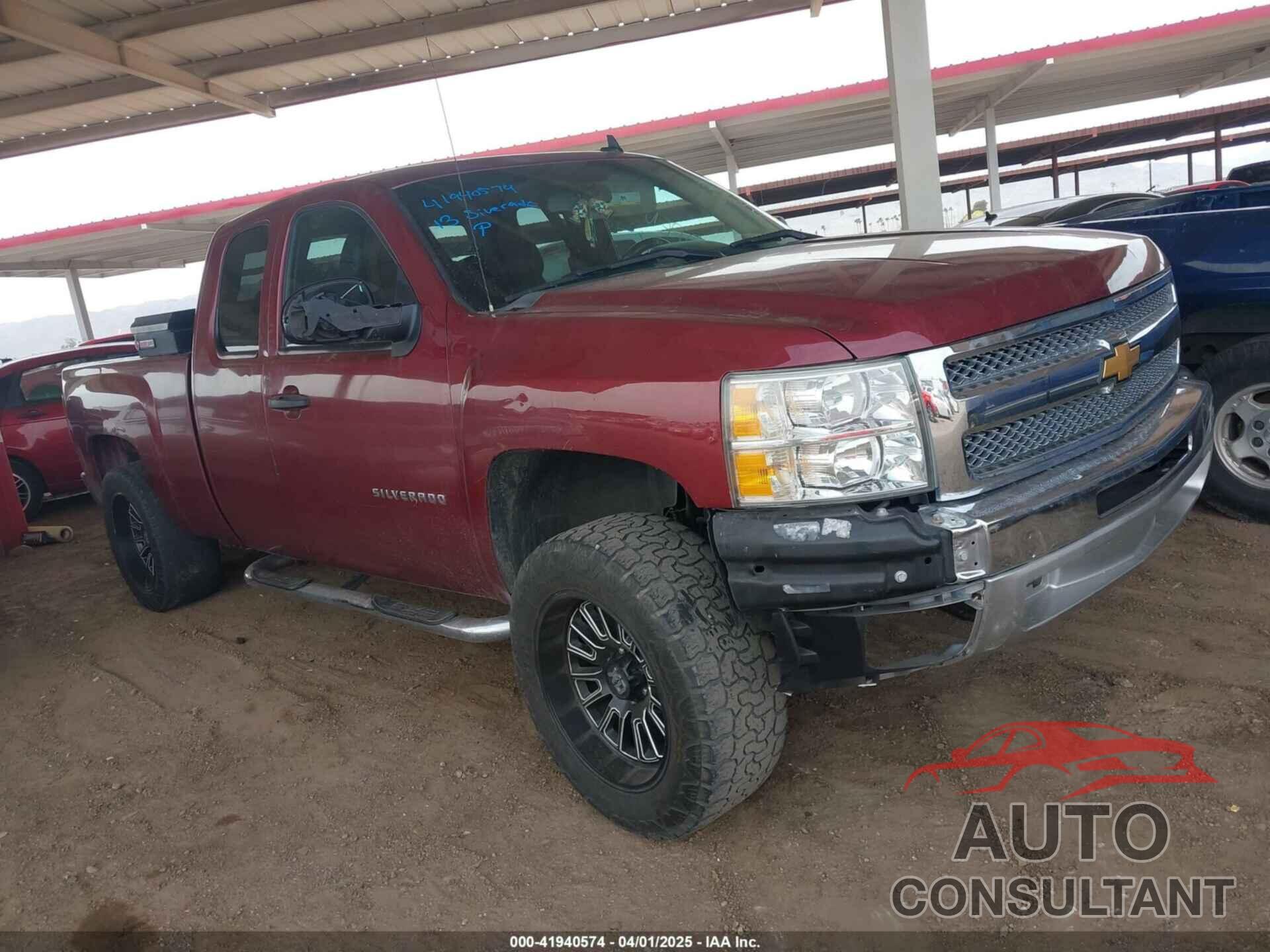 CHEVROLET SILVERADO 1500 2013 - 1GCRCSE02DZ359385