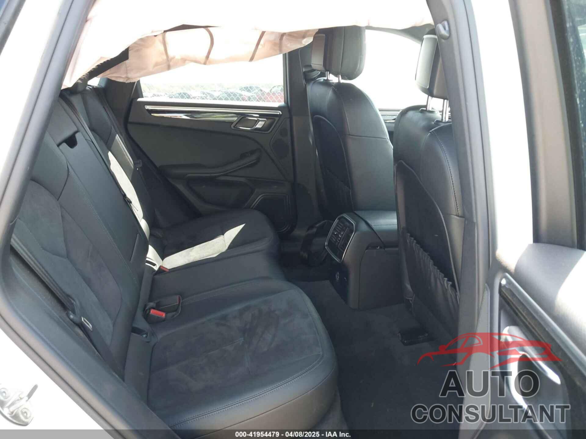 PORSCHE MACAN 2018 - WP1AA2A50JLB18264