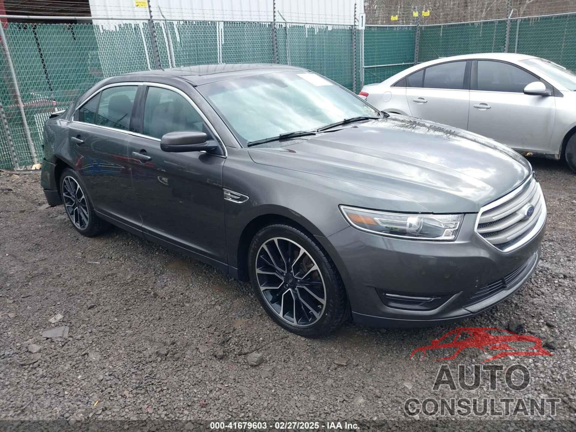 FORD TAURUS 2018 - 1FAHP2E80JG138693