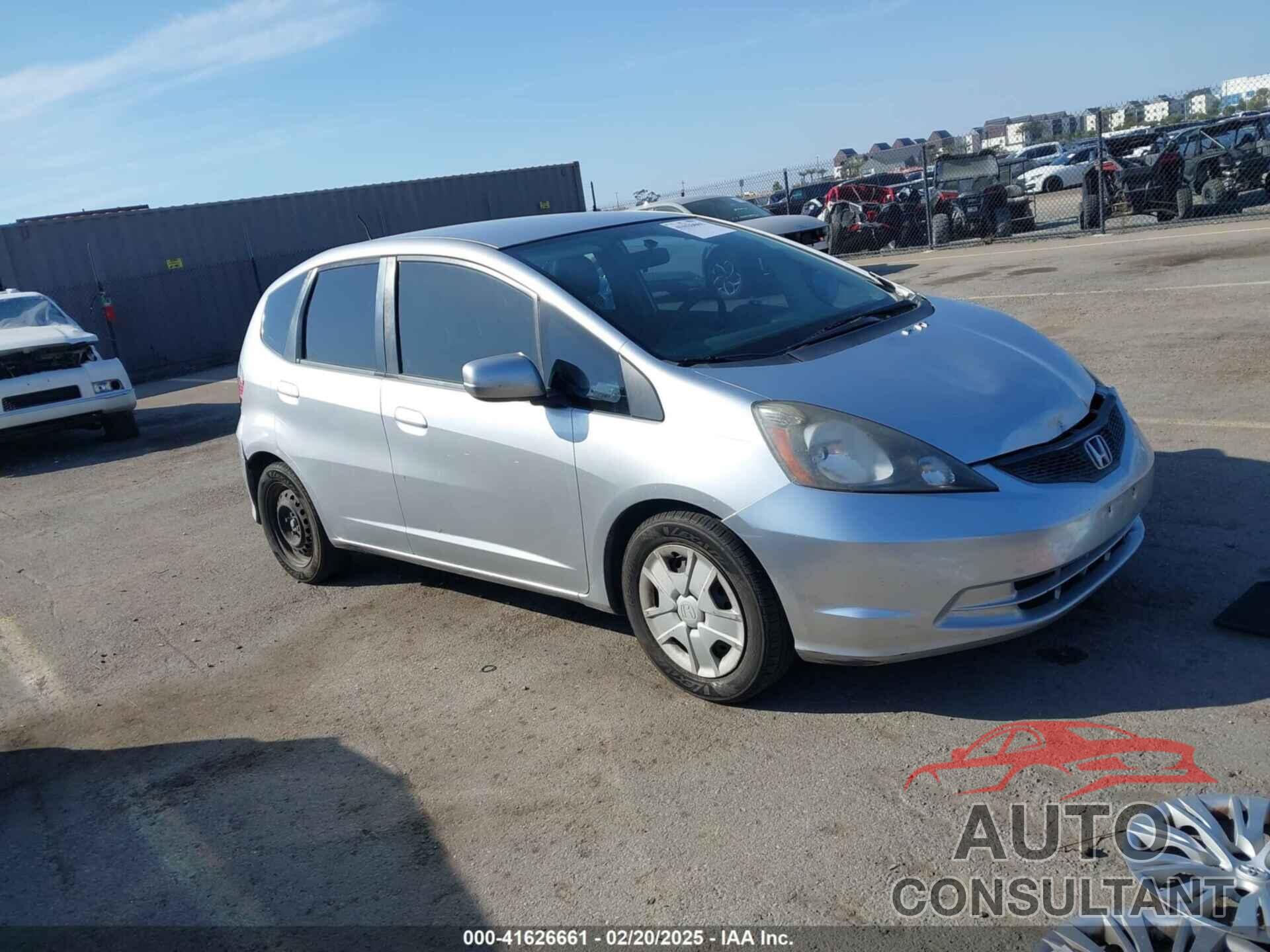HONDA FIT 2013 - JHMGE8H36DC015182