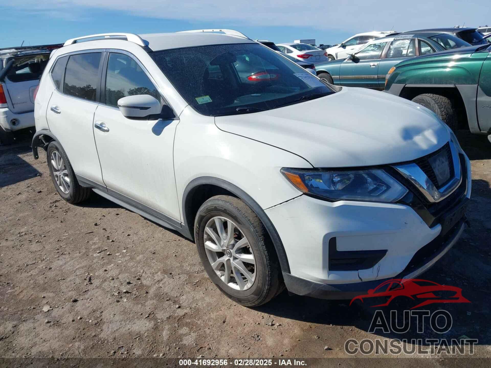 NISSAN ROGUE 2017 - KNMAT2MV9HP584589