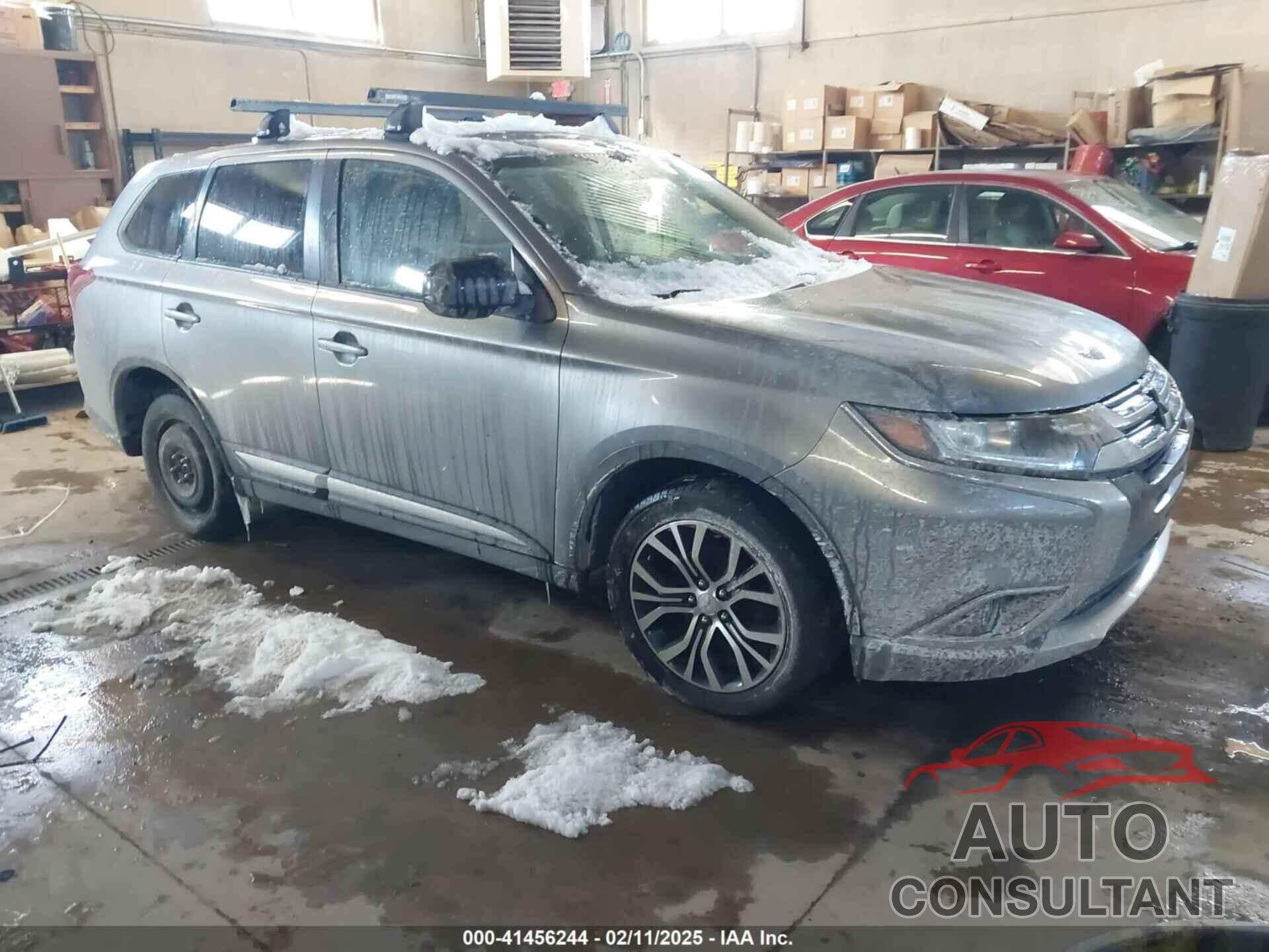 MITSUBISHI OUTLANDER 2018 - JA4AZ3A3XJZ062338