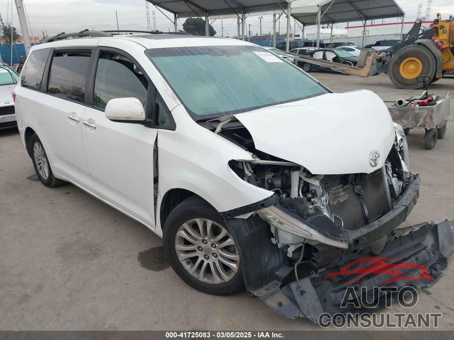 TOYOTA SIENNA 2015 - 5TDYK3DC8FS642555
