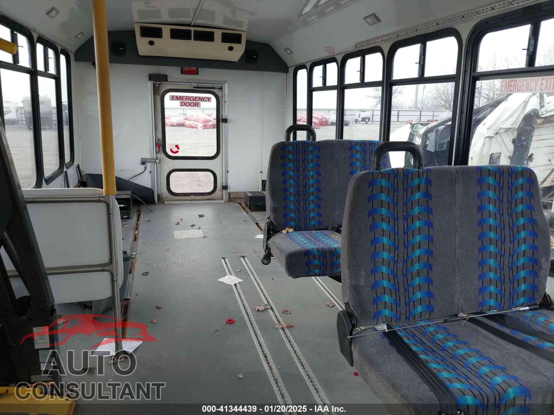 FORD E-450 CUTAWAY 2010 - 1FDFE4FP4ADA23200