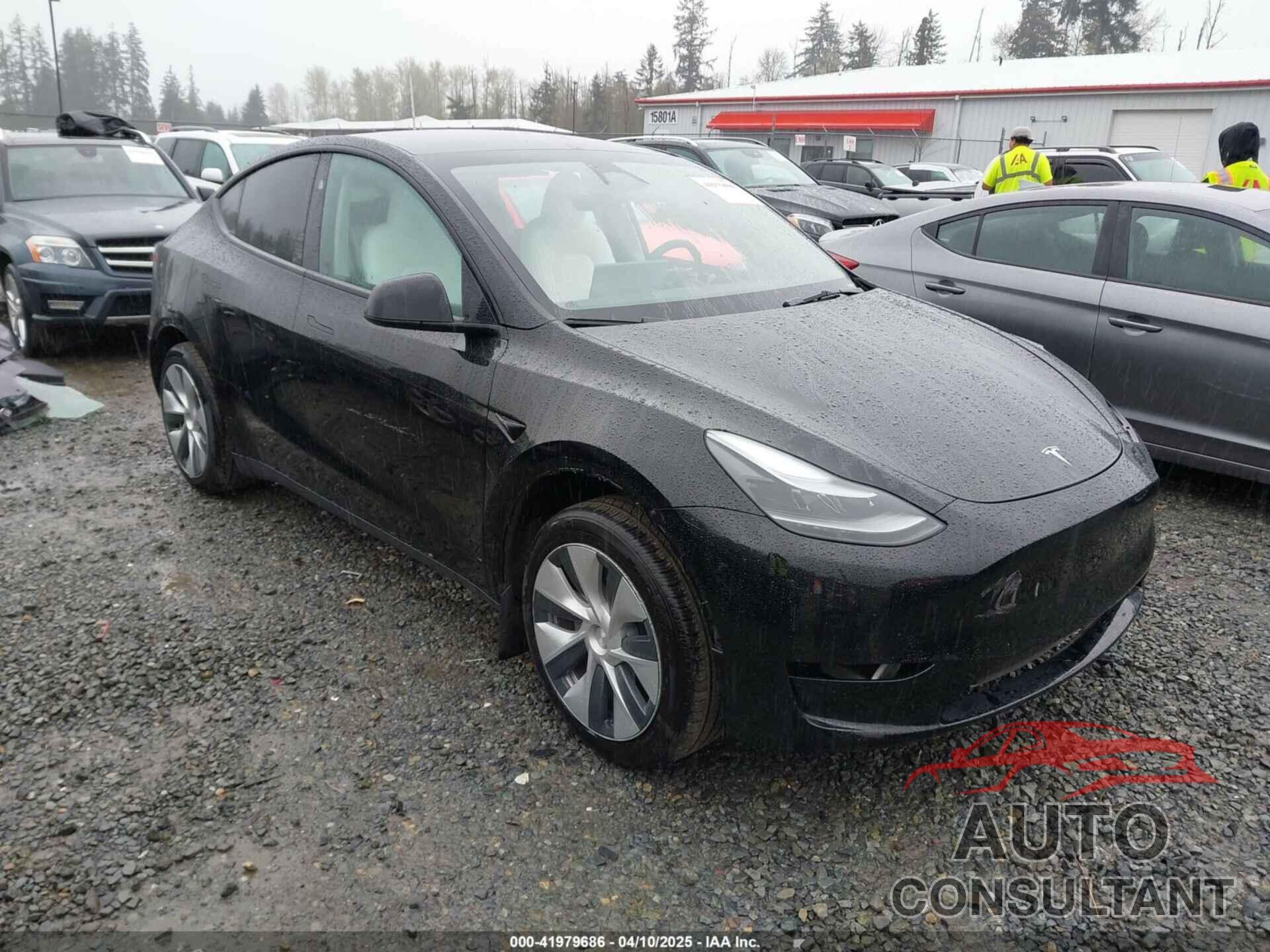 TESLA MODEL Y 2024 - 7SAYGDEE4RF014480