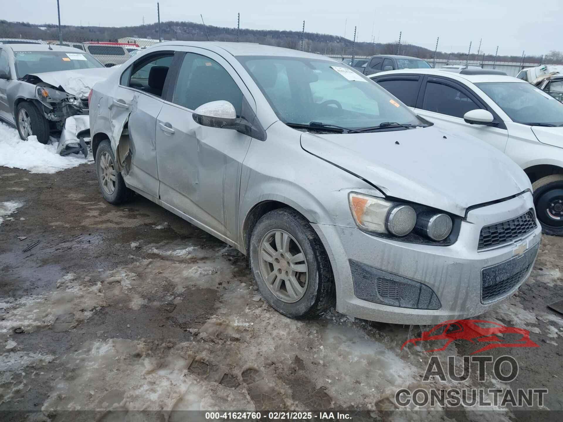 CHEVROLET SONIC 2015 - 1G1JC5SH2F4127631