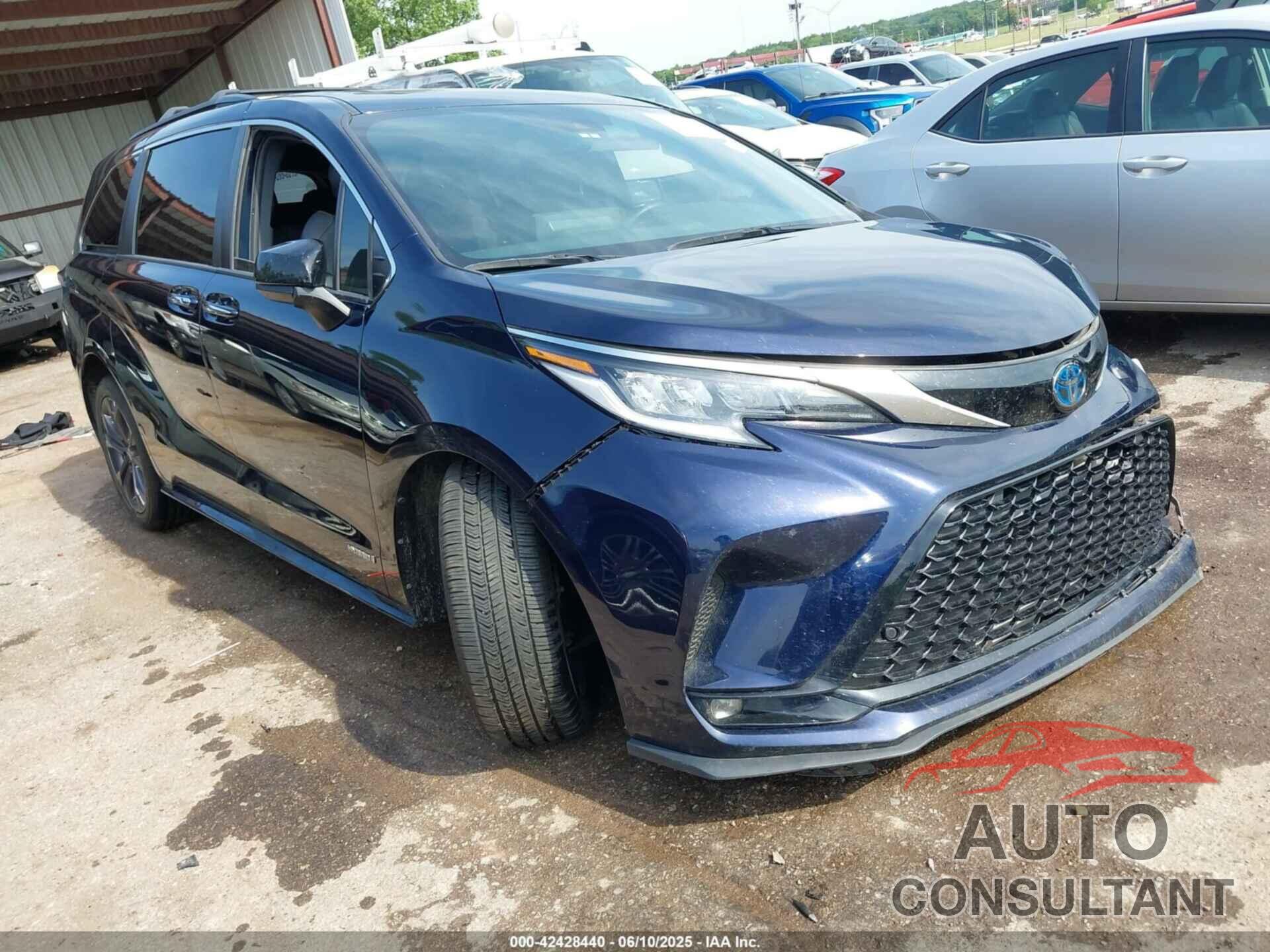 TOYOTA SIENNA 2021 - 5TDDRKEC9MS045558
