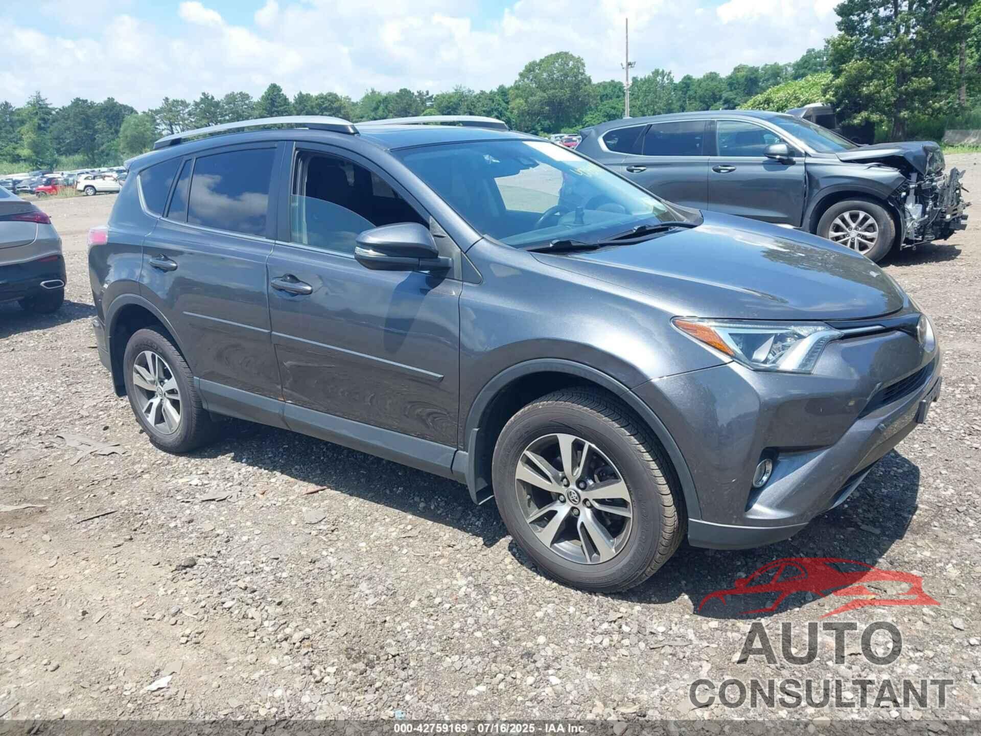 TOYOTA RAV4 2017 - JTMRFREV8HD200045