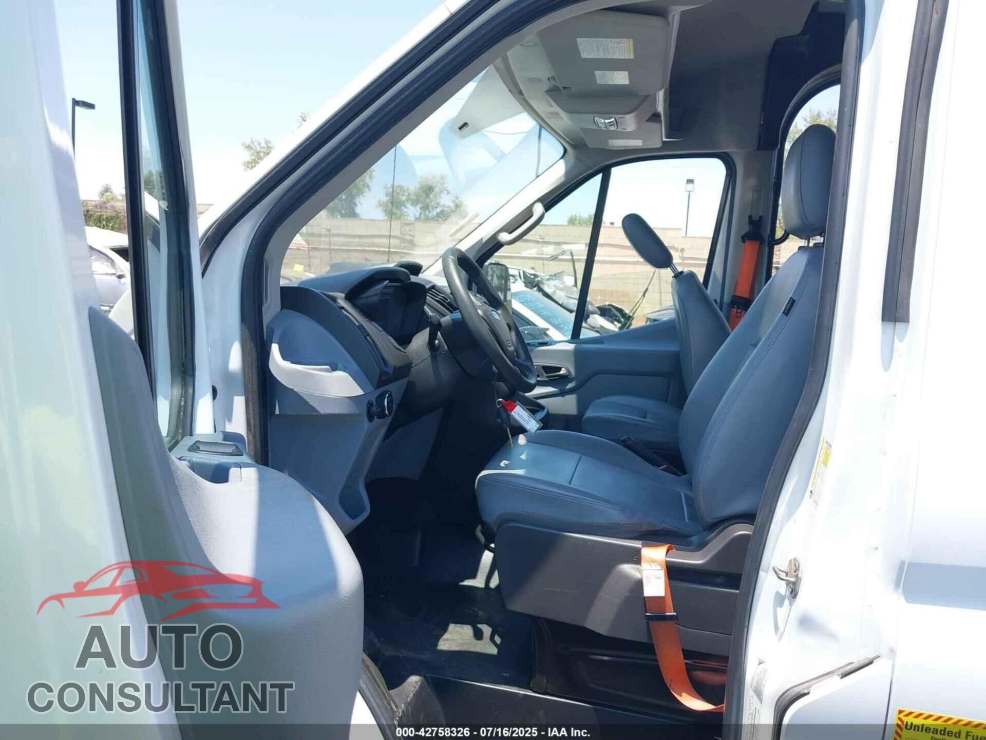 FORD TRANSIT-150 2019 - 1FTYE2CM2KKB51394