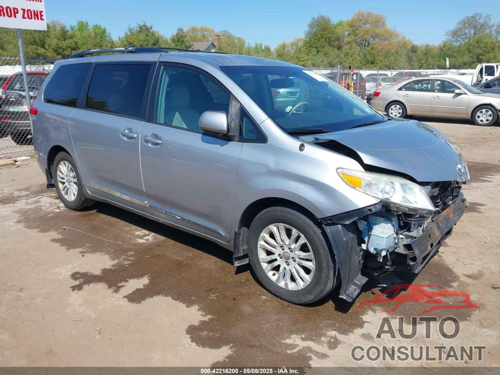 TOYOTA SIENNA 2011 - 5TDYK3DC0BS150354