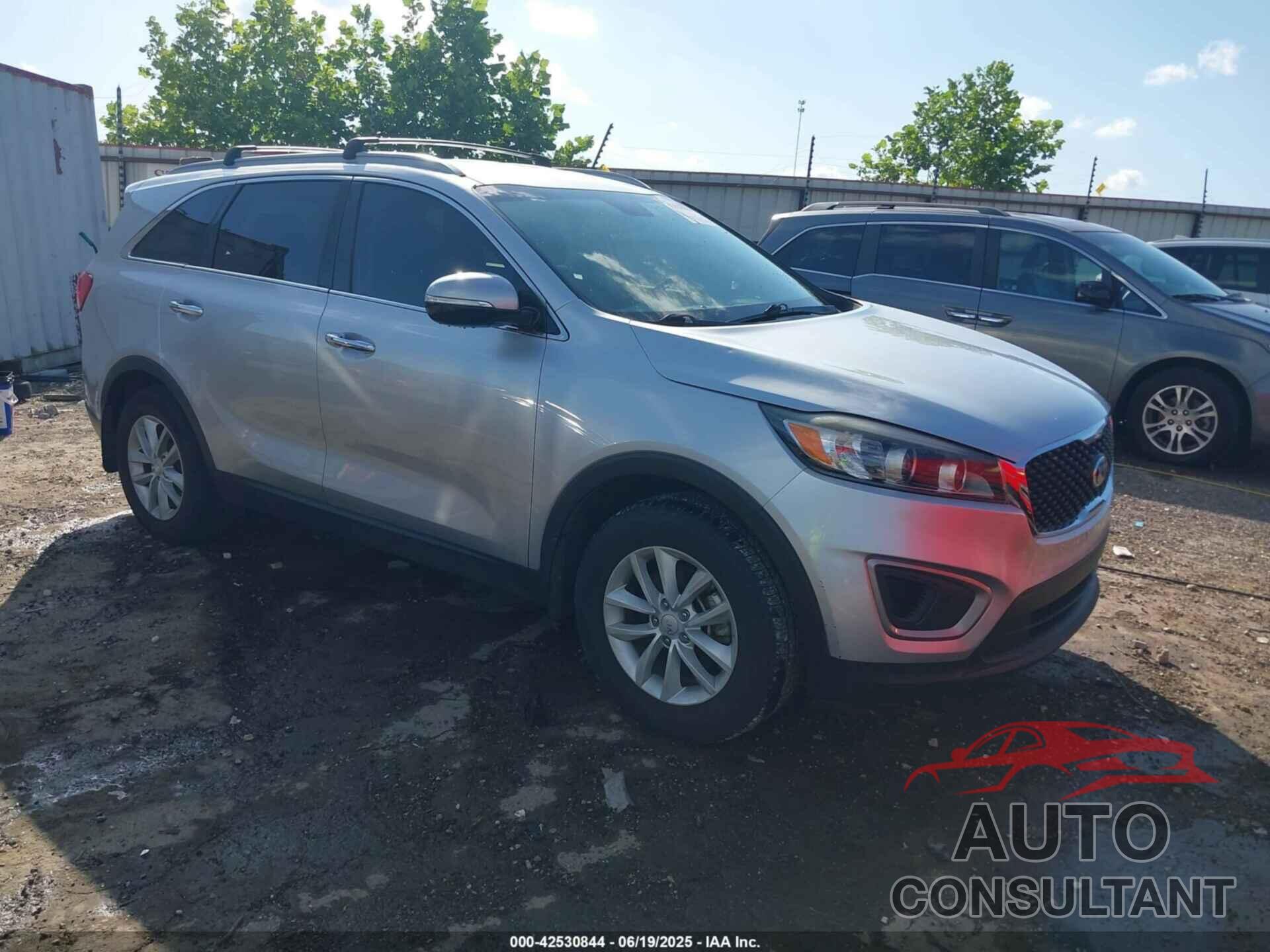 KIA SORENTO 2018 - 5XYPG4A30JG381371