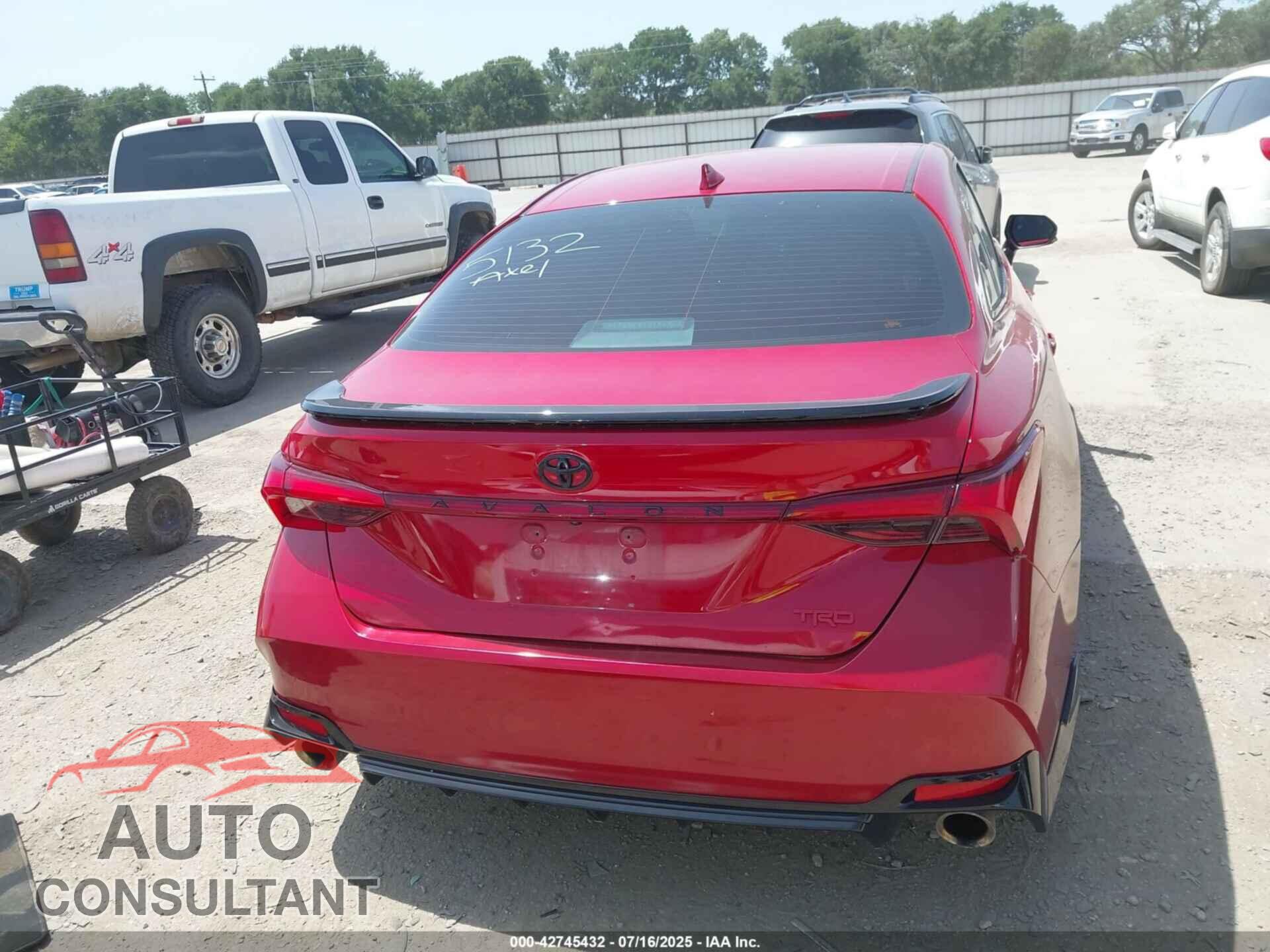 TOYOTA AVALON 2020 - 4T1FZ1FB3LU053475