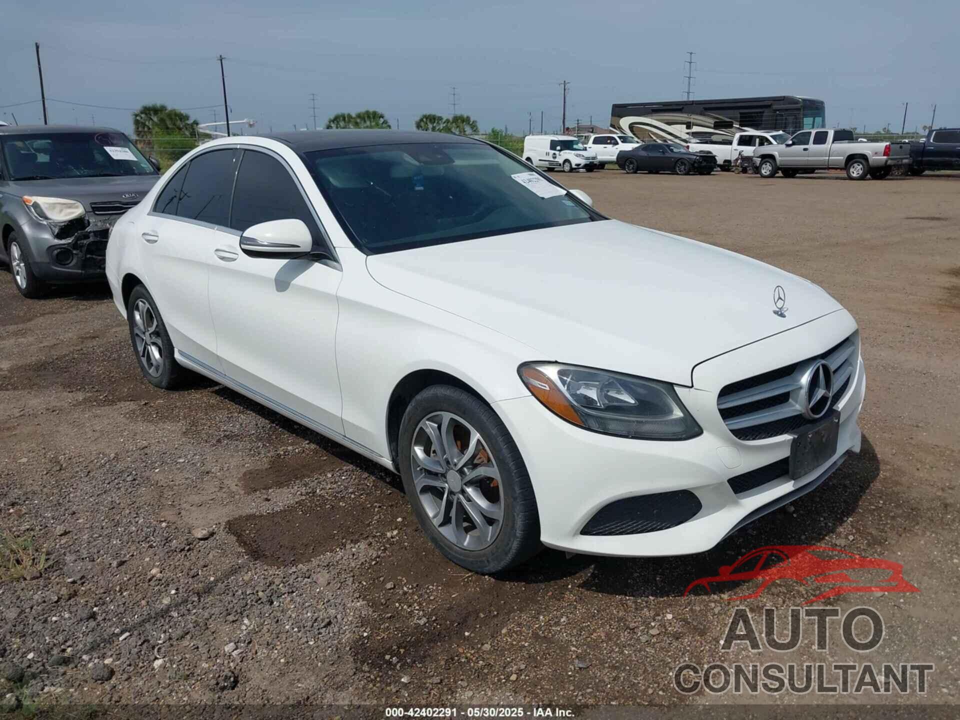 MERCEDES-BENZ C 300 2016 - 55SWF4KB6GU126372