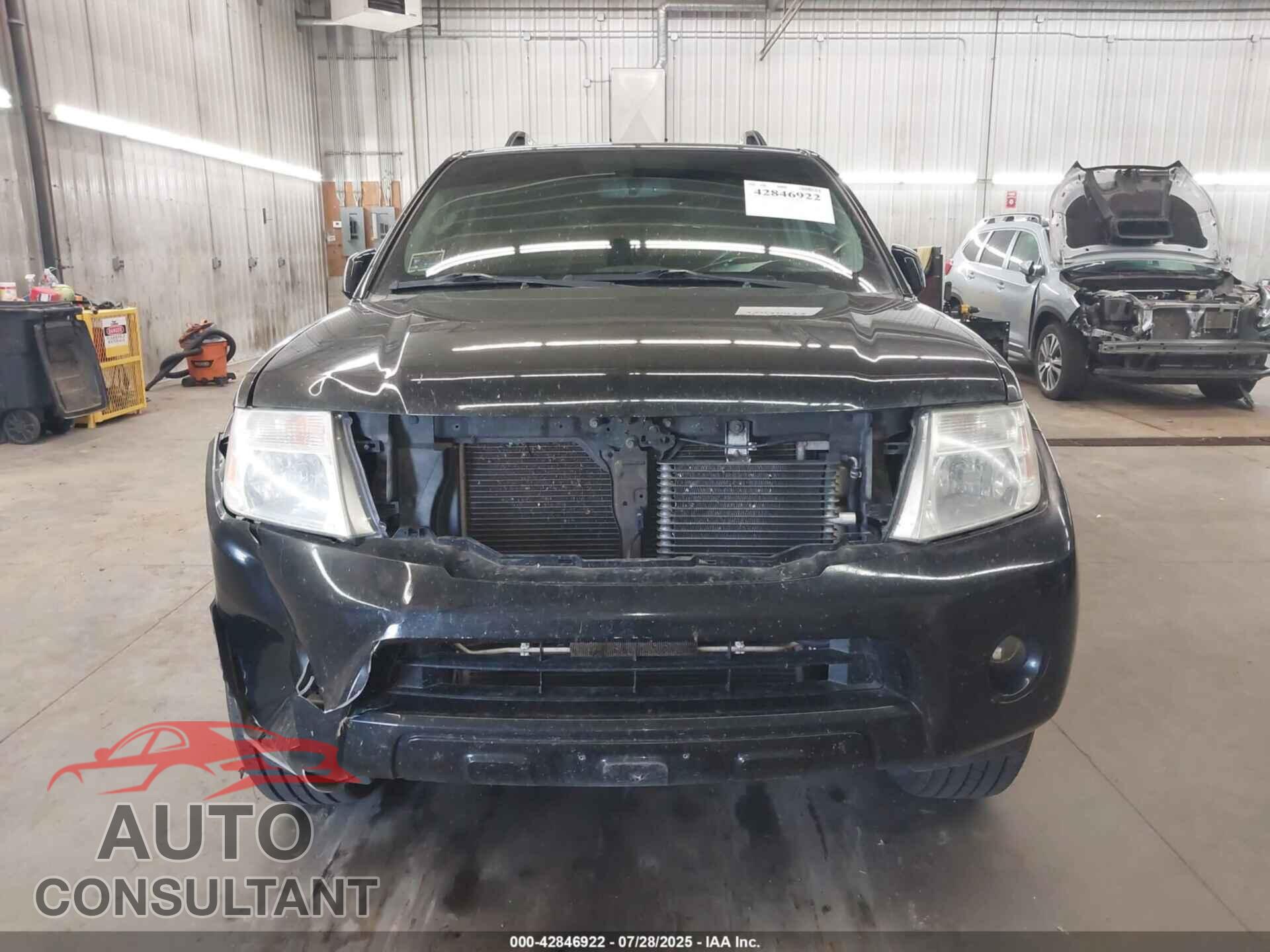 NISSAN PATHFINDER 2011 - 5N1AR1NB7BC610534