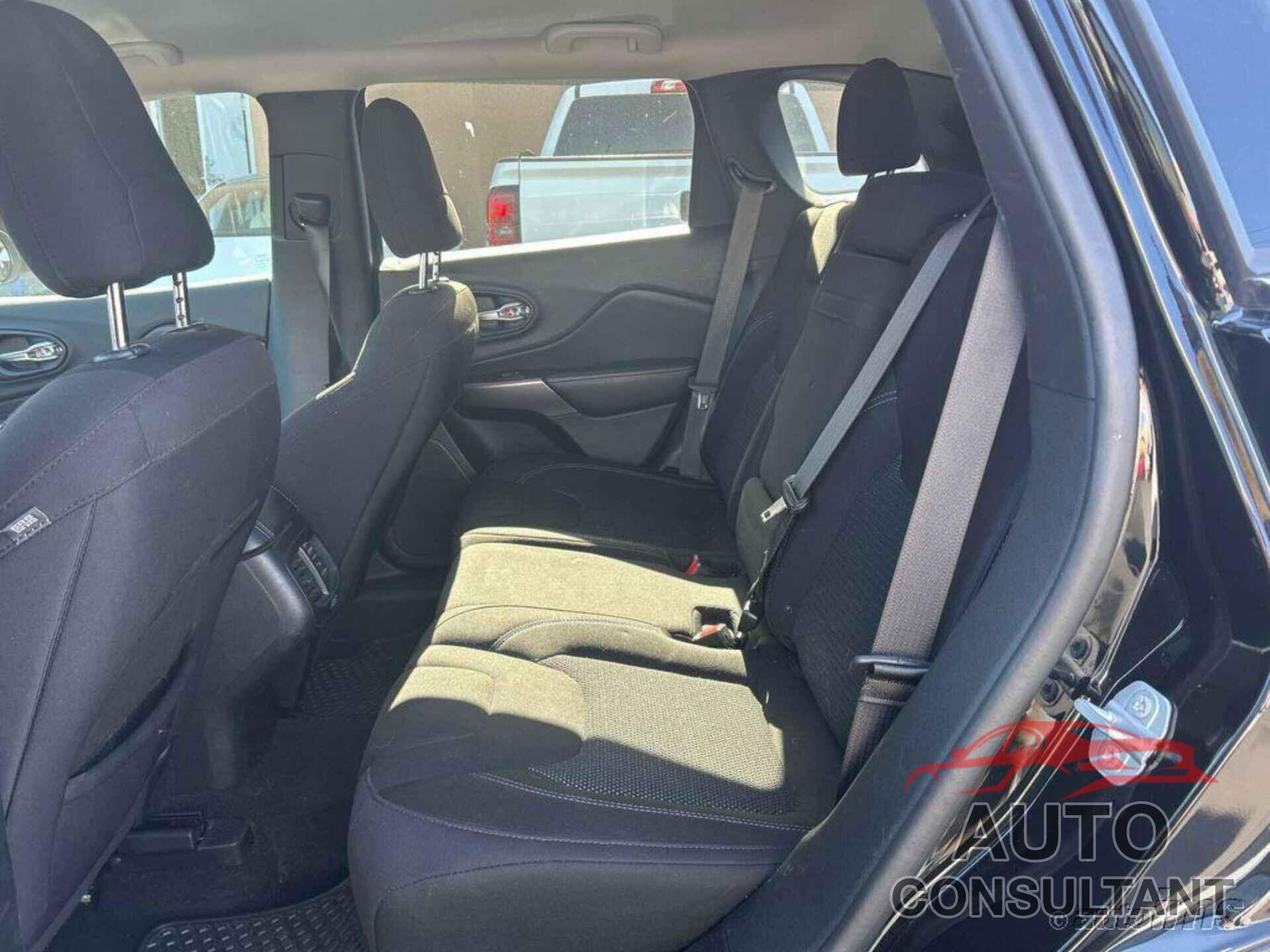 JEEP CHEROKEE 2019 - 1C4PJLCB6KD376370