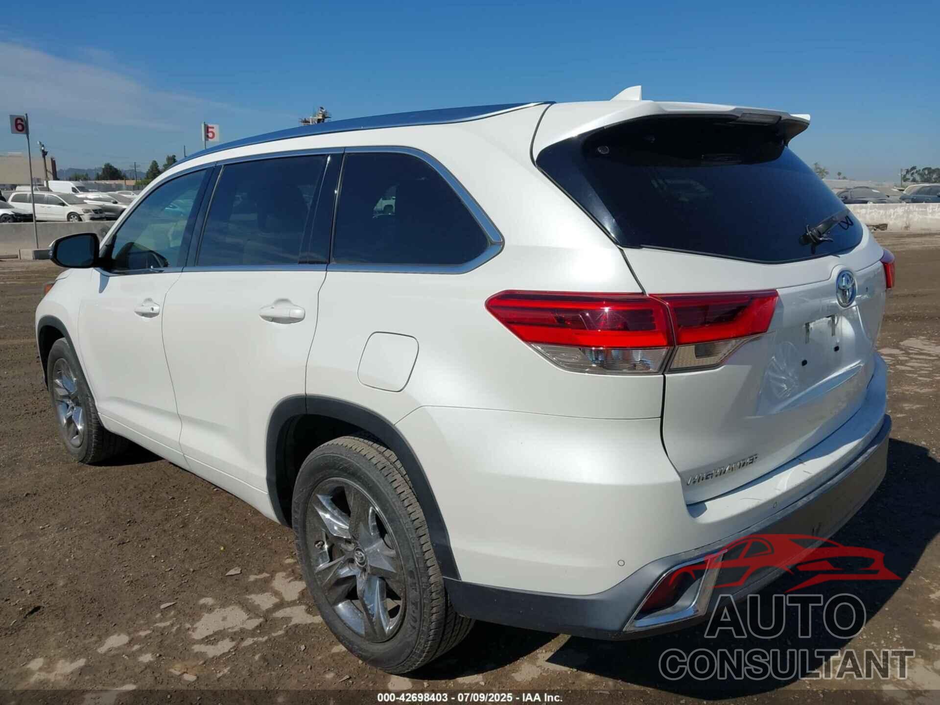 TOYOTA HIGHLANDER 2018 - 5TDYZRFH7JS264597