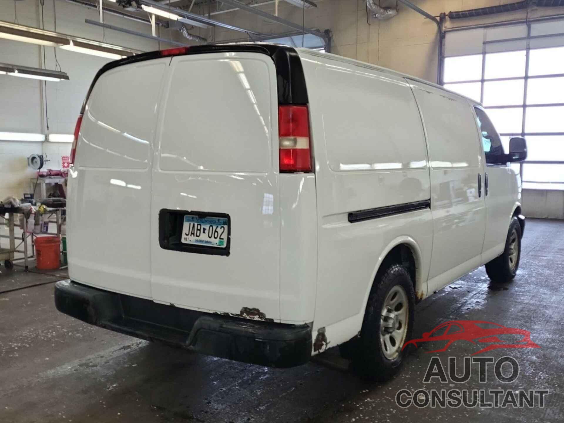 CHEVROLET EXPRESS G1500 2012 - 1GCSGAFX5C1190522
