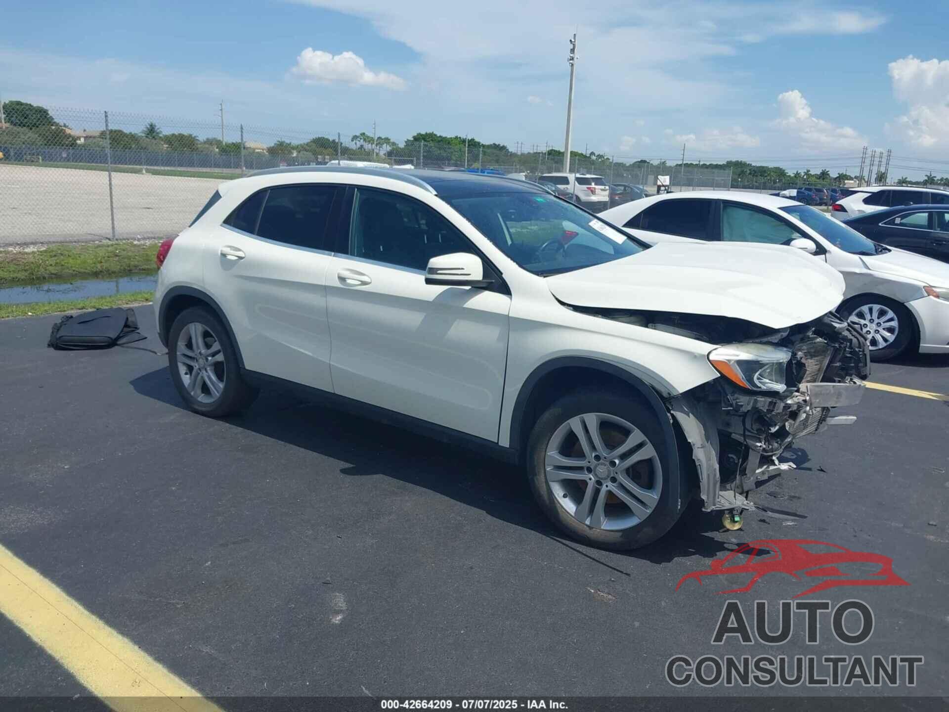 MERCEDES-BENZ GLA 250 2015 - WDCTG4EB6FJ126290