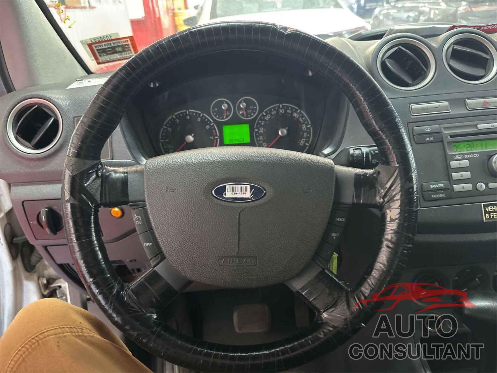 FORD TRANSIT CONNECT 2011 - NM0LS7BN2BT071448