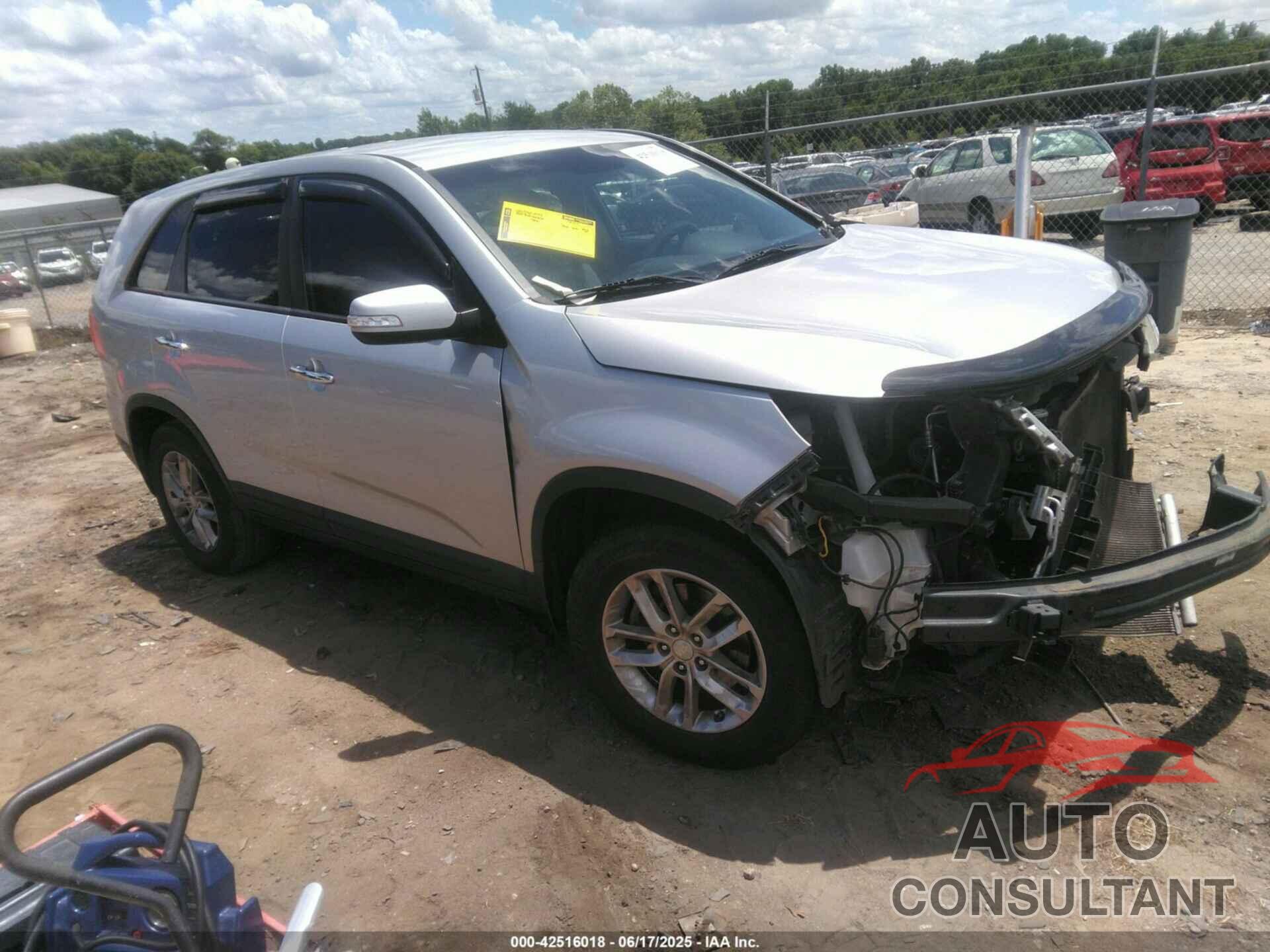 KIA SORENTO 2015 - 5XYKT3A61FG620296