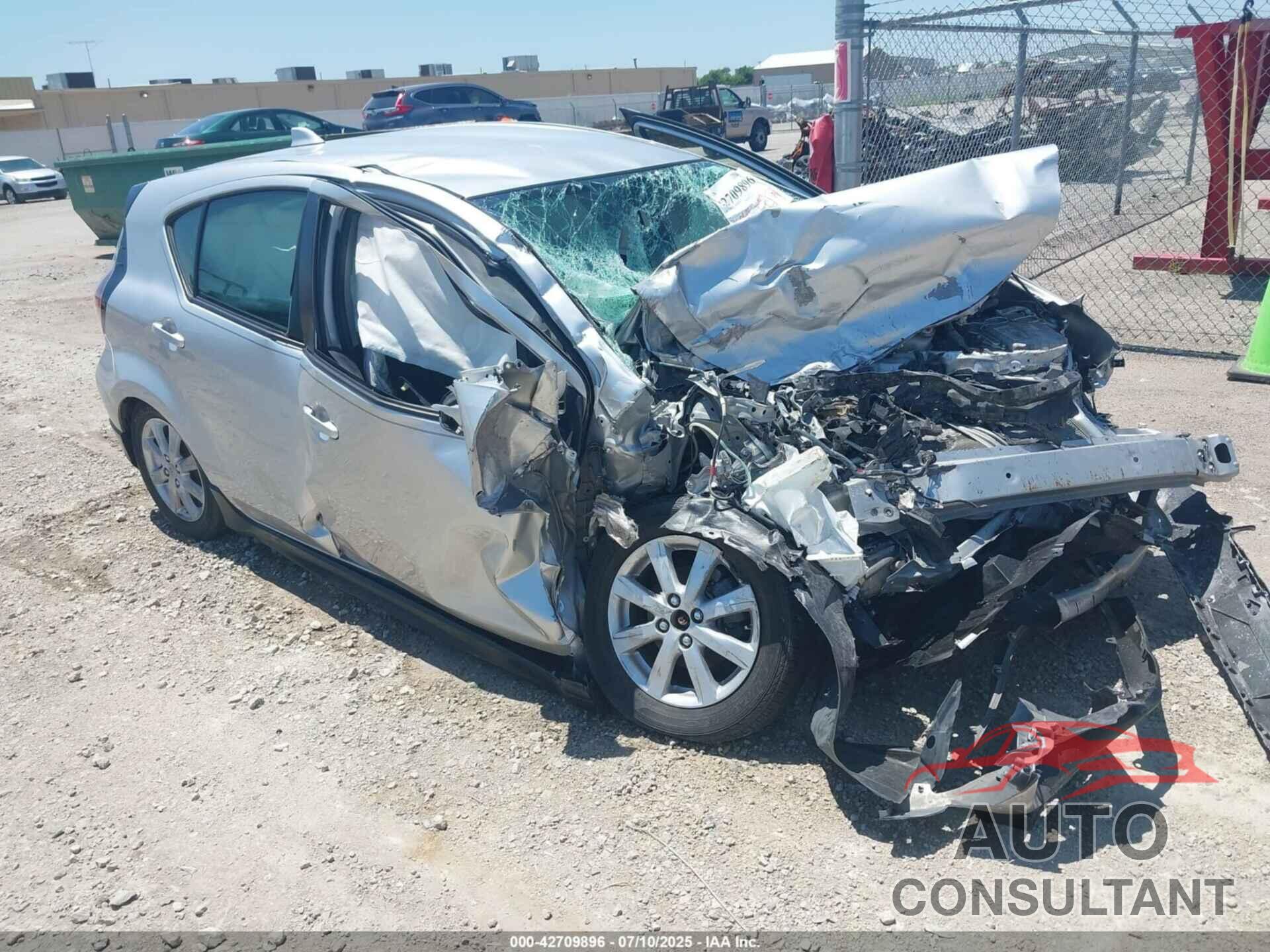 TOYOTA PRIUS C 2017 - JTDKDTB31H1594237