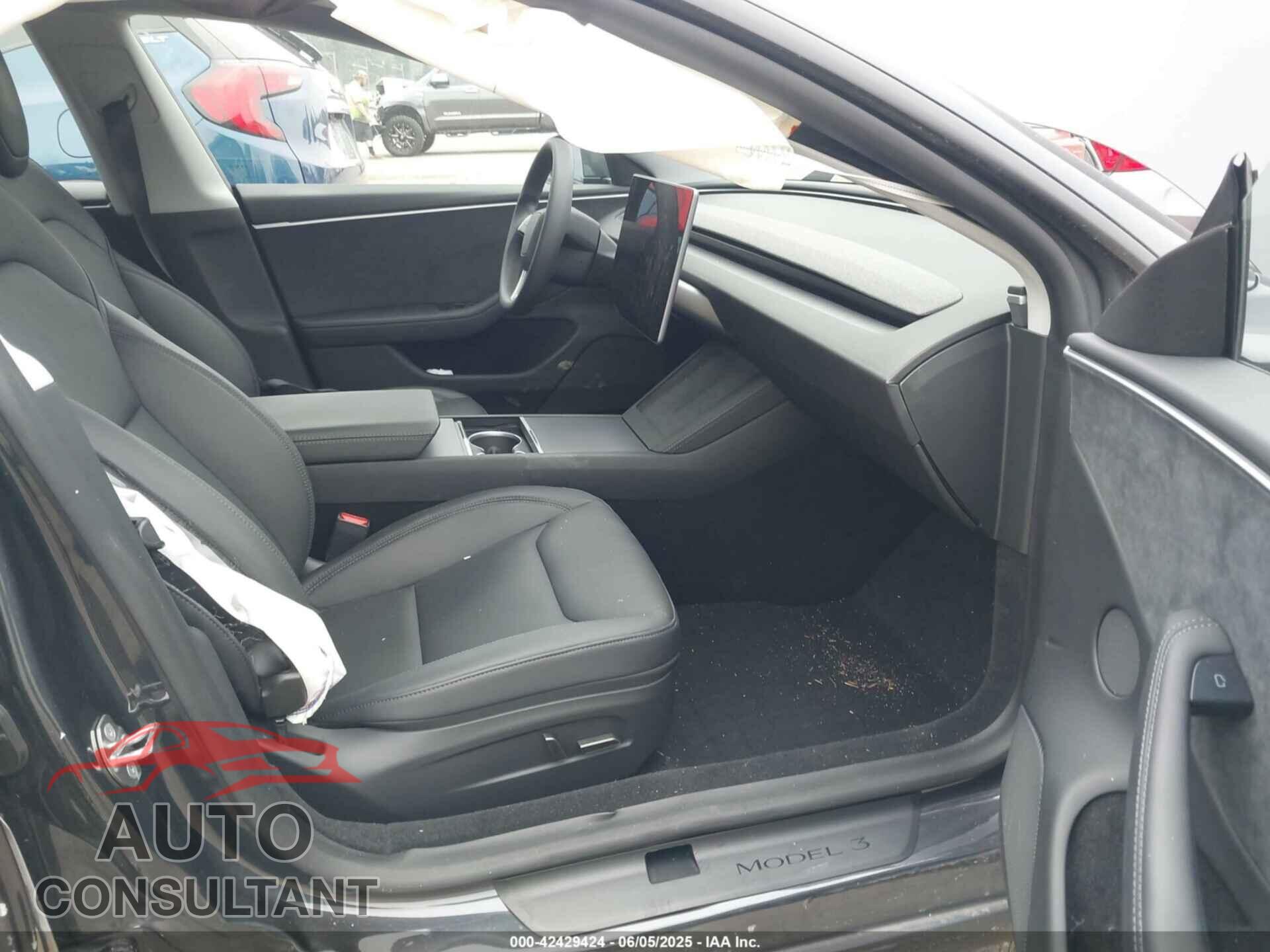 TESLA MODEL 3 2024 - 5YJ3E1EB9RF835057