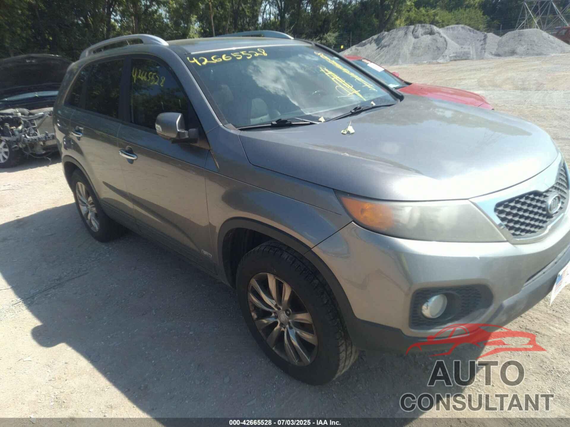 KIA SORENTO 2011 - 5XYKUDA21BG055266