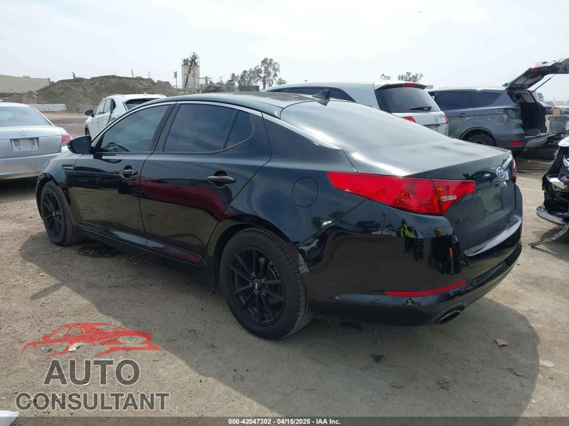 KIA OPTIMA 2011 - KNAGM4A78B5117530