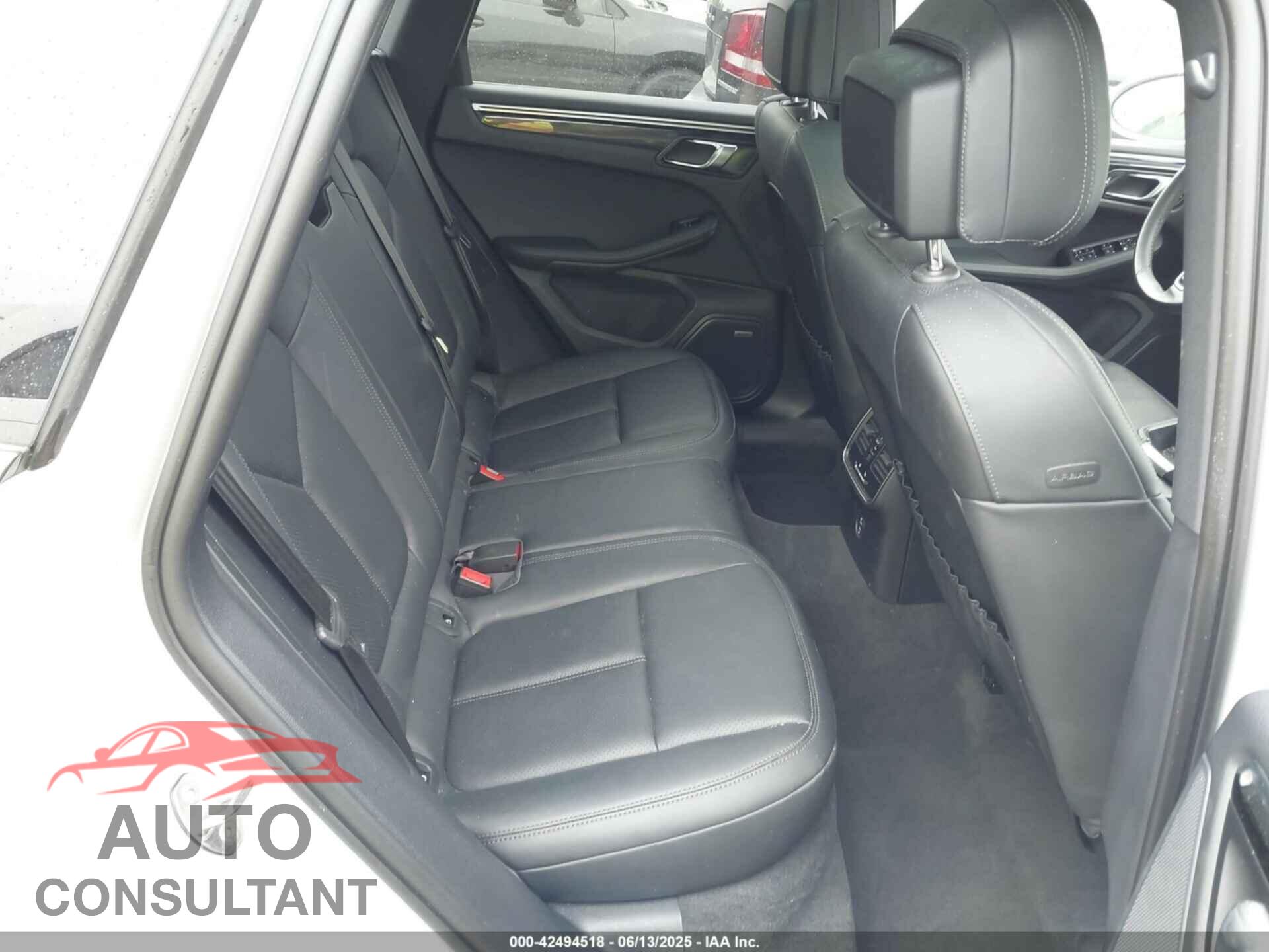 PORSCHE MACAN 2024 - WP1AA2A58RLB02017
