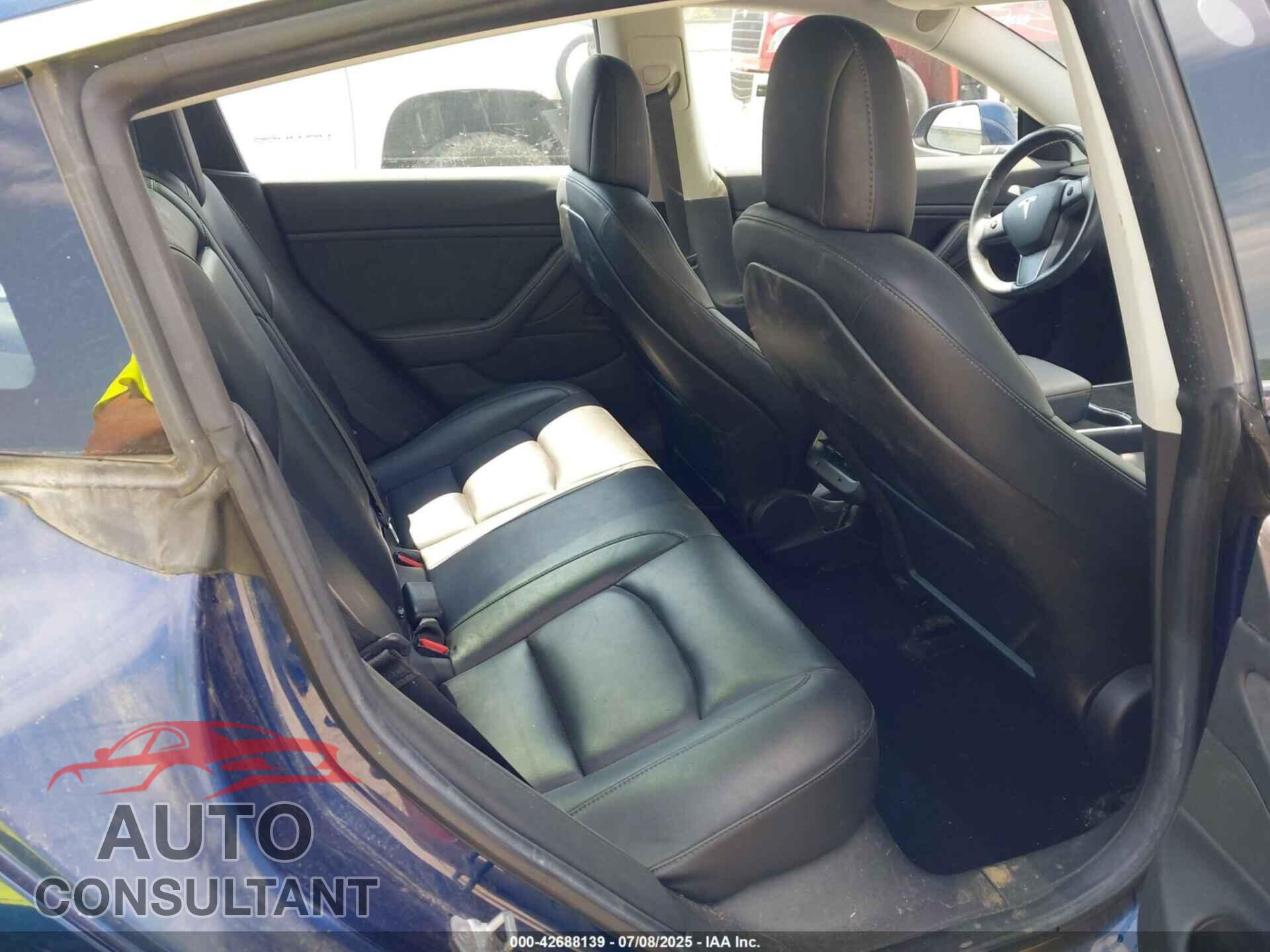 TESLA MODEL 3 2018 - 5YJ3E1EA5JF027025