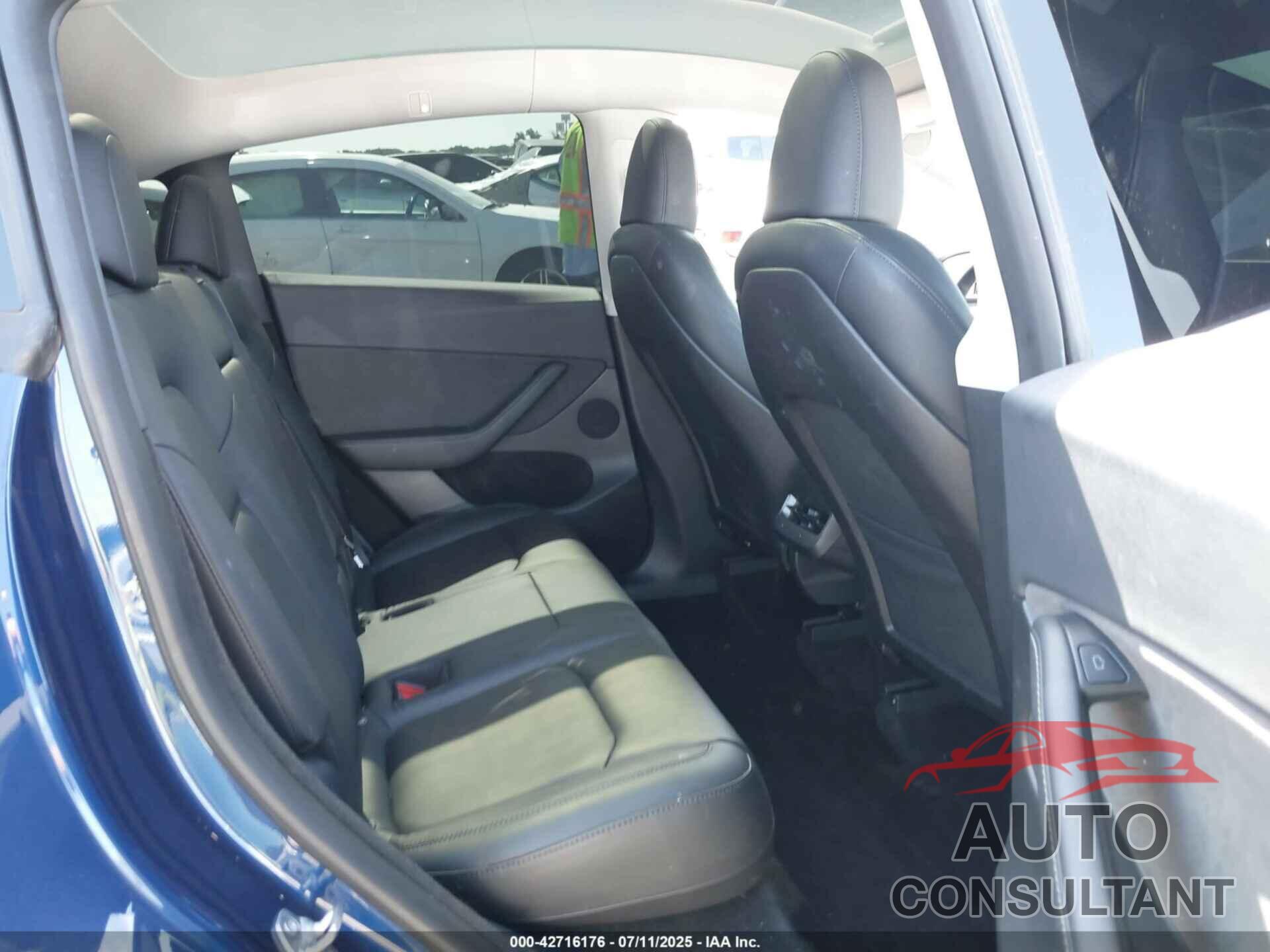 TESLA MODEL Y 2023 - 7SAYGDEE7PA056121