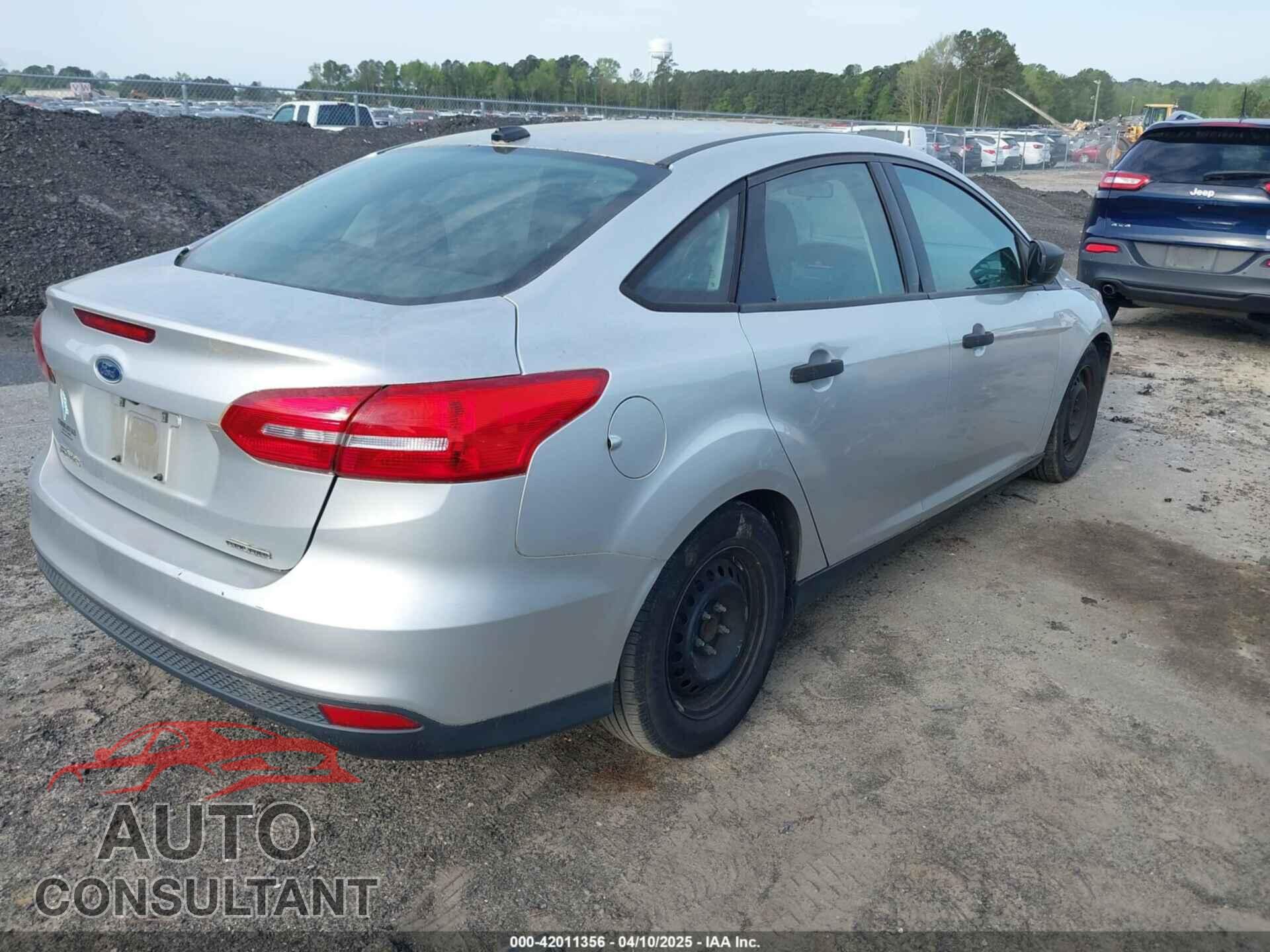 FORD FOCUS 2016 - 1FADP3E27GL201577