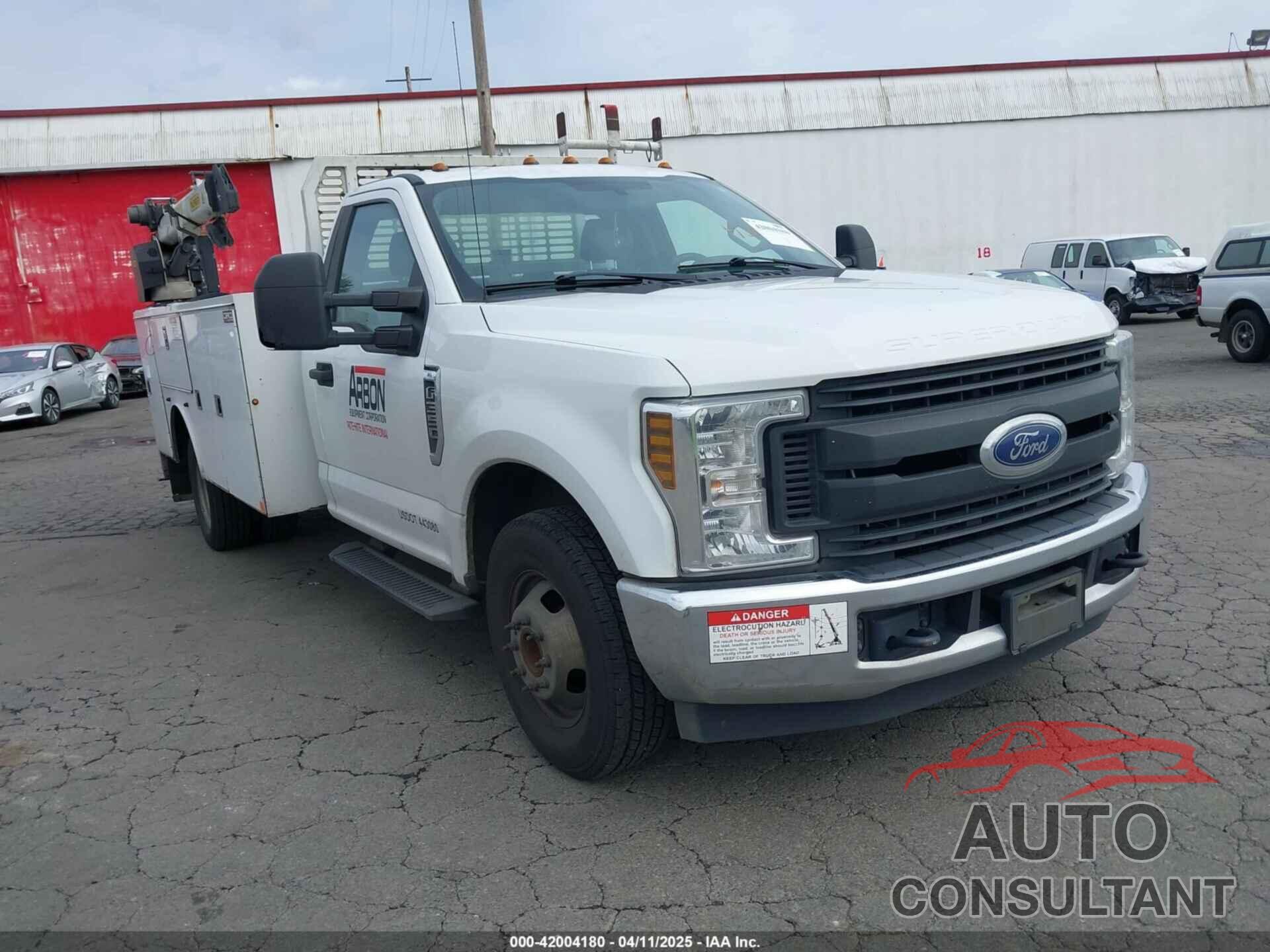 FORD F-350 CHASSIS 2019 - 1FDRF3G69KEC62795