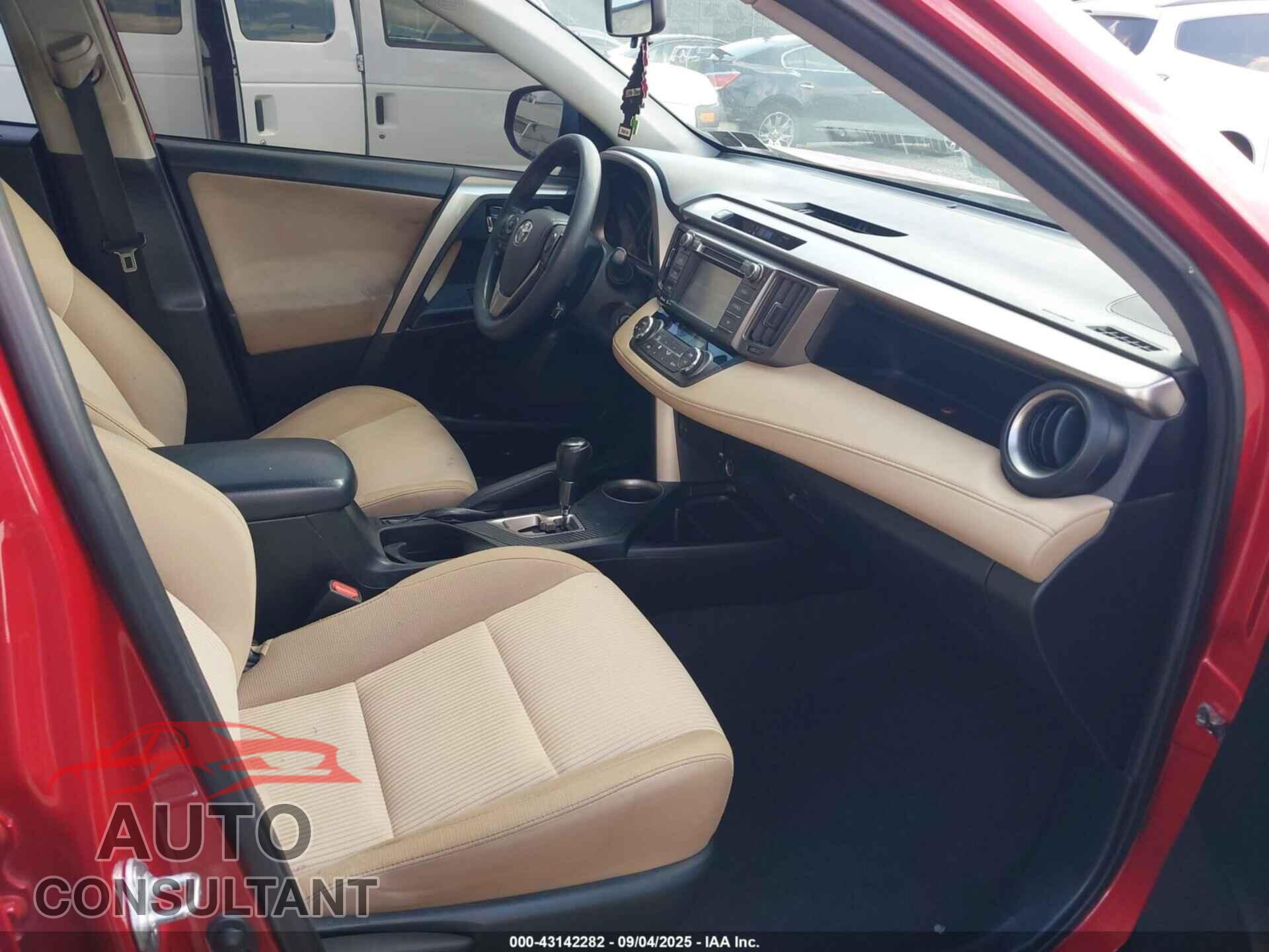 TOYOTA RAV4 2015 - JTMRFREV2FJ024091